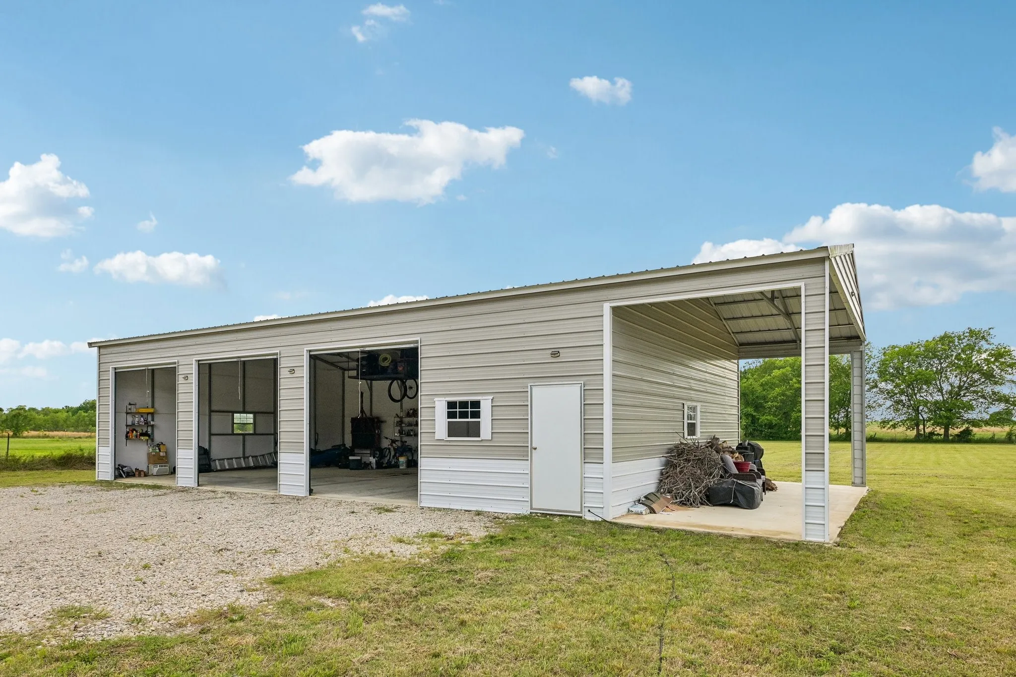 Mobile Home For Sale in Van Zandt County , 590 Vz County Road 2704, Mabank, Texas 75147, 3 Bedroom, 2 Bathroom, Garage spaces, 1,736 Sqft, built in 2017, mls#21381575, Real Estate Agent in Mabank, Homes For Sale in Van Zandt county, Homes For Sale in Mabank, Realtor in Mabank Texas, Real Estate Brokerage Independent Realty Texas, Luminita Cordes Realtor