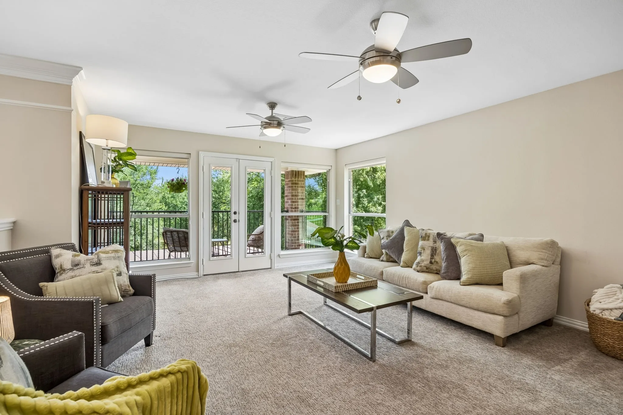 Single Family Residence For Sale in Dallas County , 2647 Creekwood Drive, Cedar Hill, Texas 75104, 5 Bedroom, 4 Bathroom, 2 Garage spaces, 4,124 Sqft, built in 2003, mls#21381347, Real Estate Agent in Cedar Hill, Homes For Sale in Dallas county, Homes For Sale in Cedar Hill, Realtor in Cedar Hill Texas, Real Estate Brokerage Independent Realty Texas, Luminita Cordes Realtor