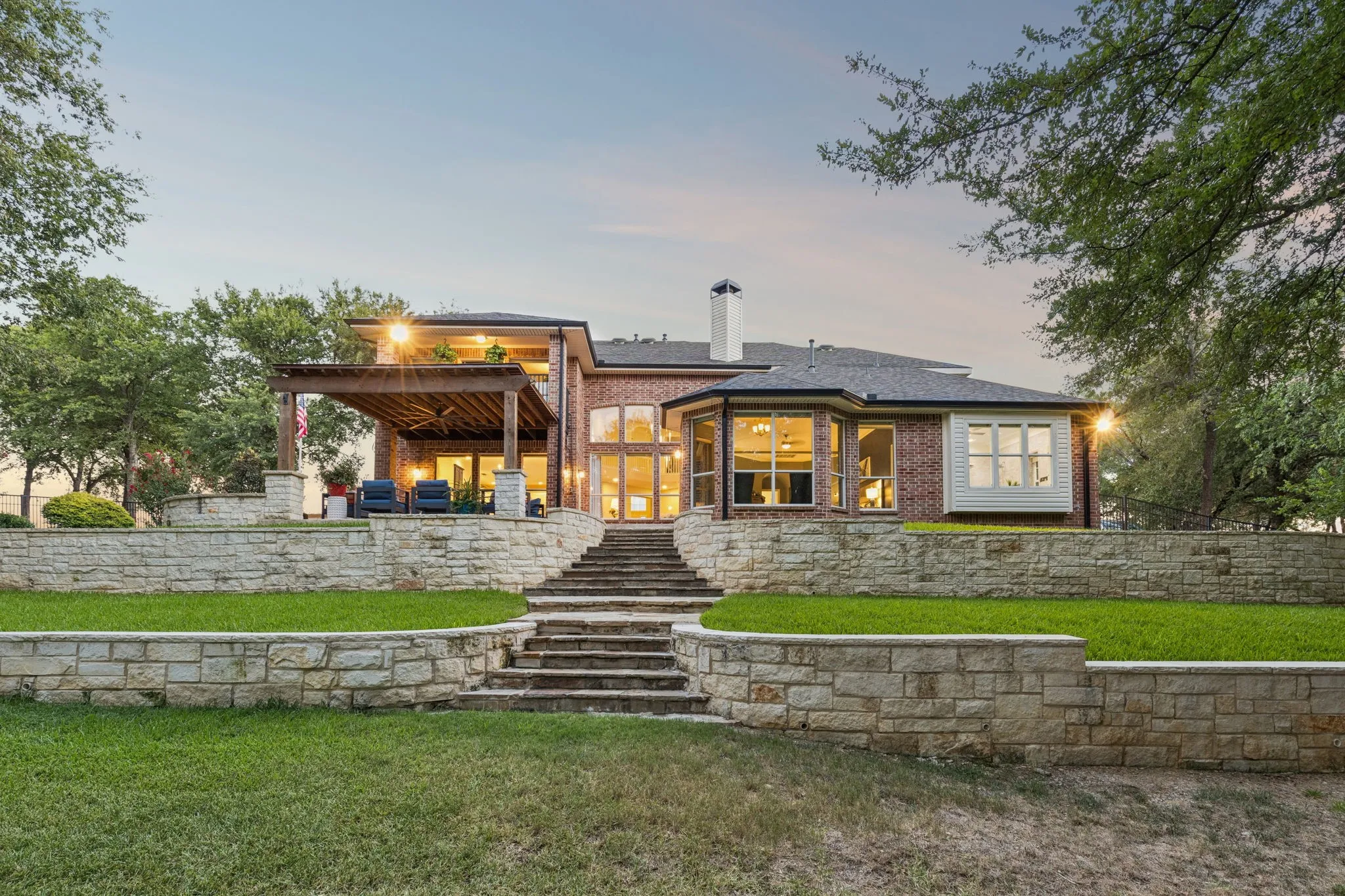 Single Family Residence For Sale in Dallas County , 2647 Creekwood Drive, Cedar Hill, Texas 75104, 5 Bedroom, 4 Bathroom, 2 Garage spaces, 4,124 Sqft, built in 2003, mls#21381347, Real Estate Agent in Cedar Hill, Homes For Sale in Dallas county, Homes For Sale in Cedar Hill, Realtor in Cedar Hill Texas, Real Estate Brokerage Independent Realty Texas, Luminita Cordes Realtor