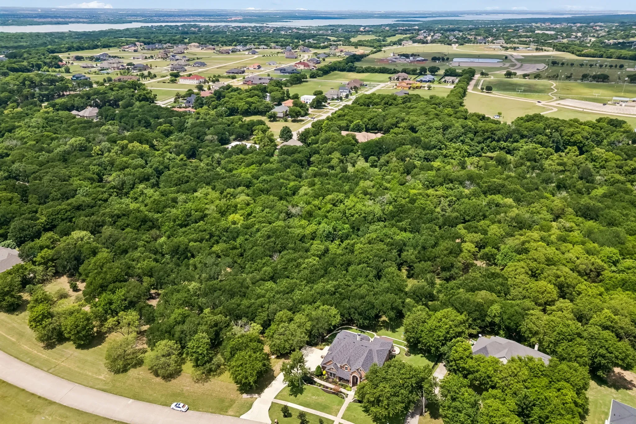 Single Family Residence For Sale in Dallas County , 2647 Creekwood Drive, Cedar Hill, Texas 75104, 5 Bedroom, 4 Bathroom, 2 Garage spaces, 4,124 Sqft, built in 2003, mls#21381347, Real Estate Agent in Cedar Hill, Homes For Sale in Dallas county, Homes For Sale in Cedar Hill, Realtor in Cedar Hill Texas, Real Estate Brokerage Independent Realty Texas, Luminita Cordes Realtor