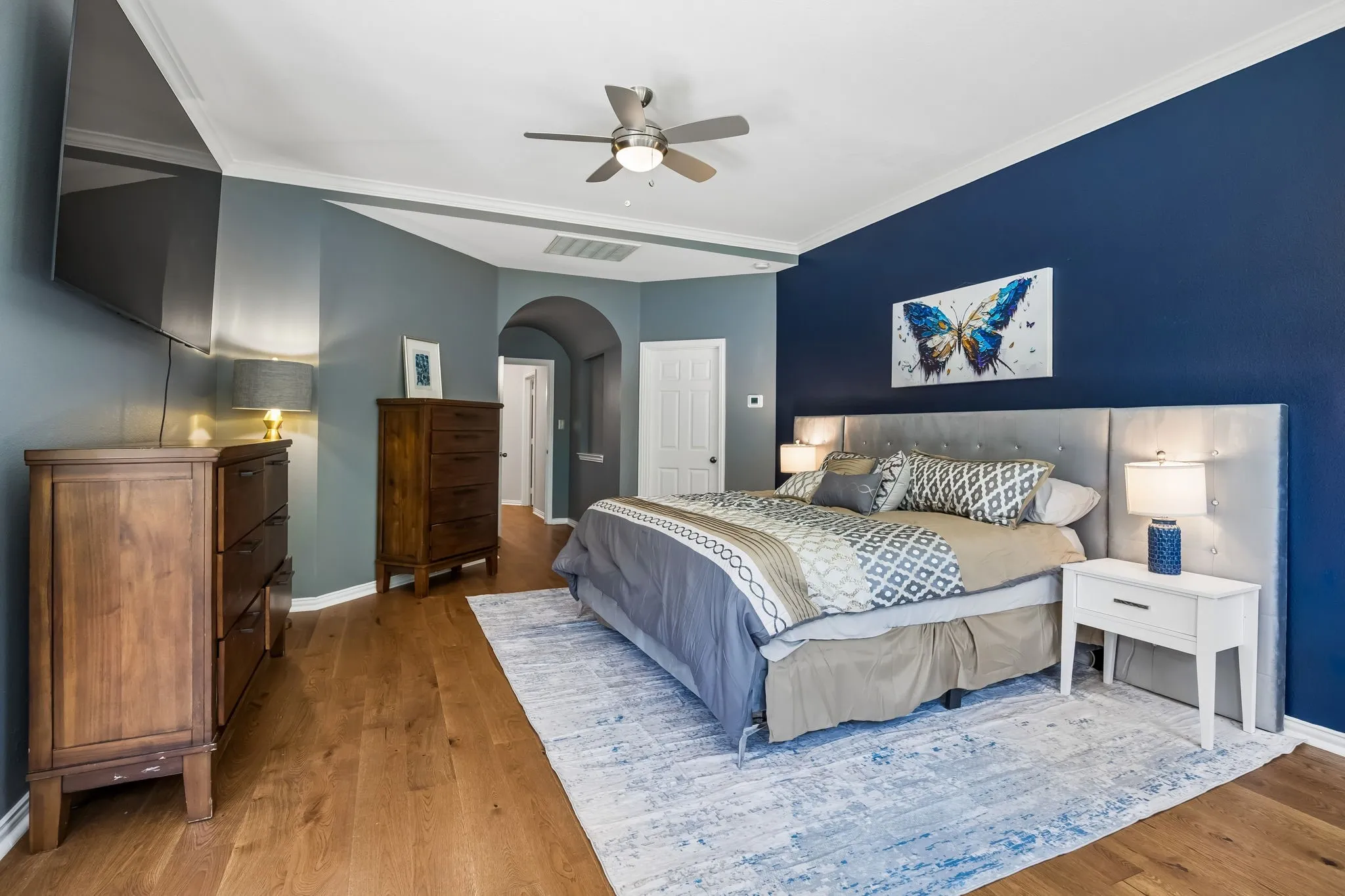 Single Family Residence For Sale in Dallas County , 2647 Creekwood Drive, Cedar Hill, Texas 75104, 5 Bedroom, 4 Bathroom, 2 Garage spaces, 4,124 Sqft, built in 2003, mls#21381347, Real Estate Agent in Cedar Hill, Homes For Sale in Dallas county, Homes For Sale in Cedar Hill, Realtor in Cedar Hill Texas, Real Estate Brokerage Independent Realty Texas, Luminita Cordes Realtor