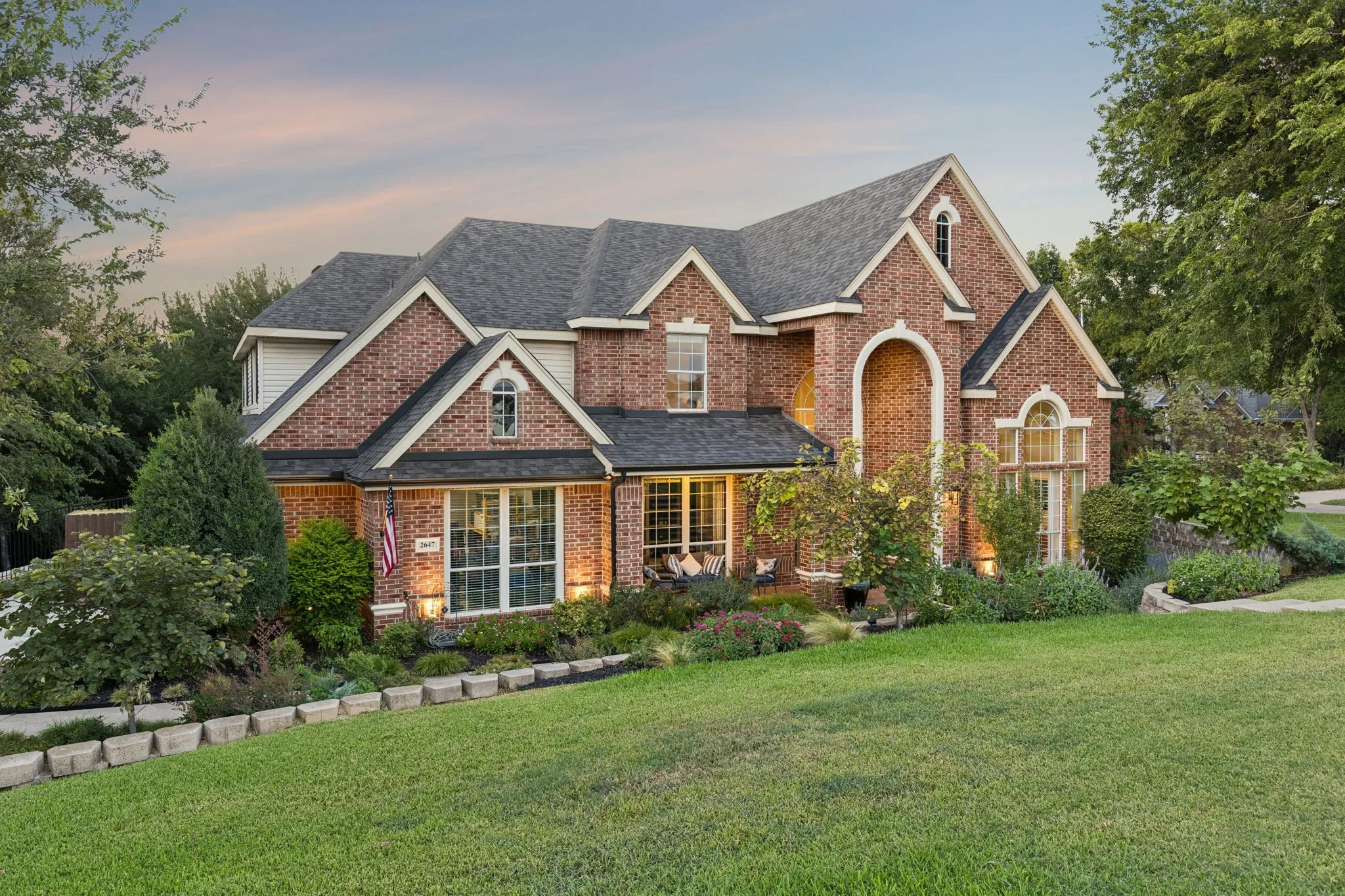 Single Family Residence For Sale in Dallas County , 2647 Creekwood Drive, Cedar Hill, Texas 75104, 5 Bedroom, 4 Bathroom, 2 Garage spaces, 4,124 Sqft, built in 2003, mls#21381347, Real Estate Agent in Cedar Hill, Homes For Sale in Dallas county, Homes For Sale in Cedar Hill, Realtor in Cedar Hill Texas, Real Estate Brokerage Independent Realty Texas, Luminita Cordes Realtor