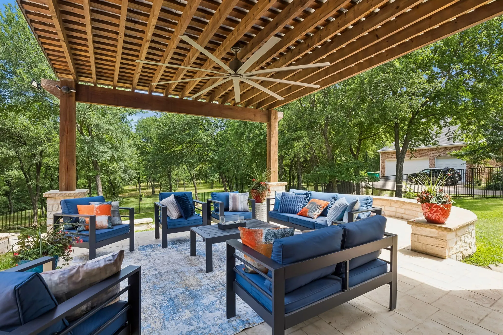 Single Family Residence For Sale in Dallas County , 2647 Creekwood Drive, Cedar Hill, Texas 75104, 5 Bedroom, 4 Bathroom, 2 Garage spaces, 4,124 Sqft, built in 2003, mls#21381347, Real Estate Agent in Cedar Hill, Homes For Sale in Dallas county, Homes For Sale in Cedar Hill, Realtor in Cedar Hill Texas, Real Estate Brokerage Independent Realty Texas, Luminita Cordes Realtor