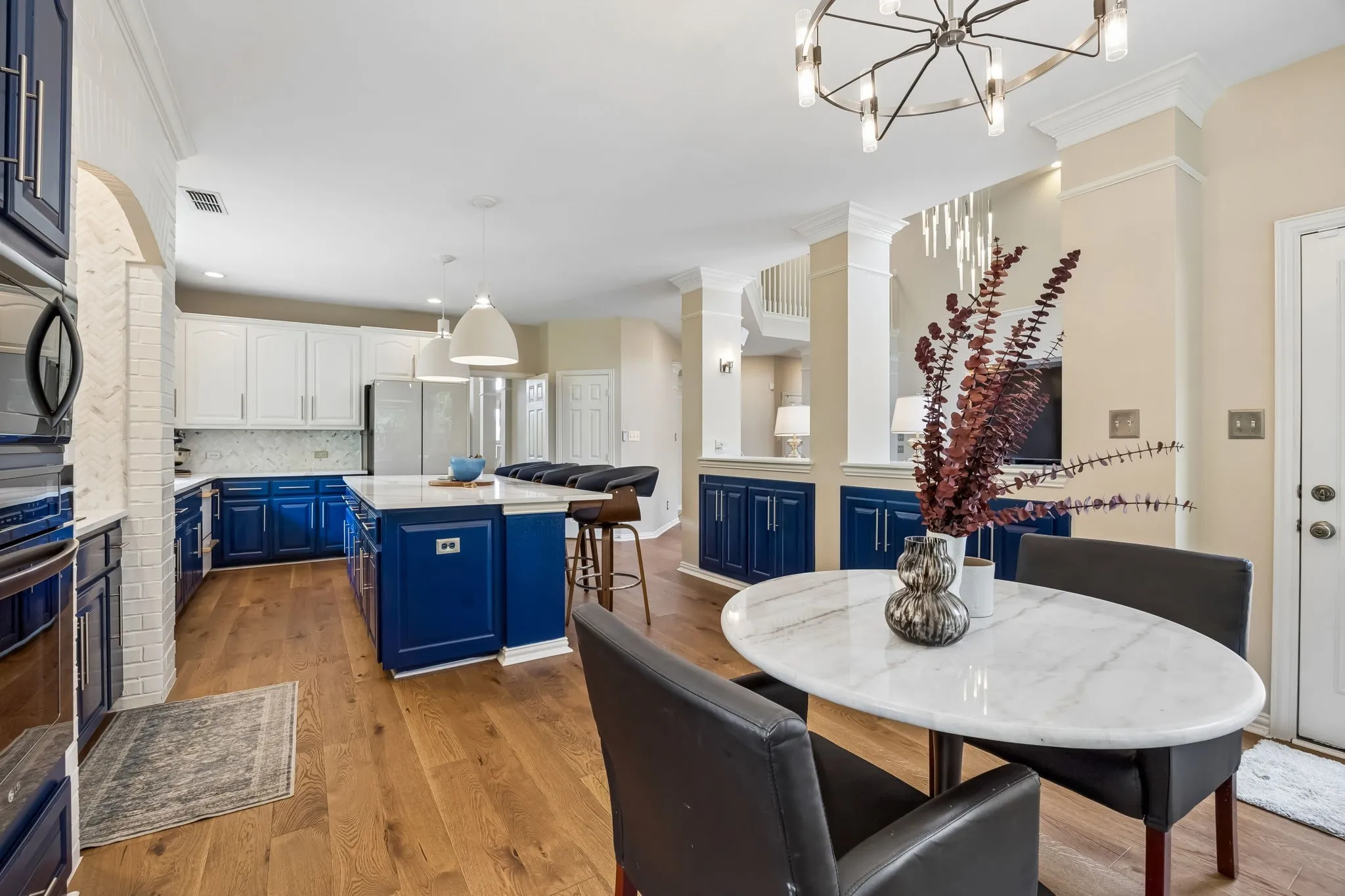 Single Family Residence For Sale in Dallas County , 2647 Creekwood Drive, Cedar Hill, Texas 75104, 5 Bedroom, 4 Bathroom, 2 Garage spaces, 4,124 Sqft, built in 2003, mls#21381347, Real Estate Agent in Cedar Hill, Homes For Sale in Dallas county, Homes For Sale in Cedar Hill, Realtor in Cedar Hill Texas, Real Estate Brokerage Independent Realty Texas, Luminita Cordes Realtor