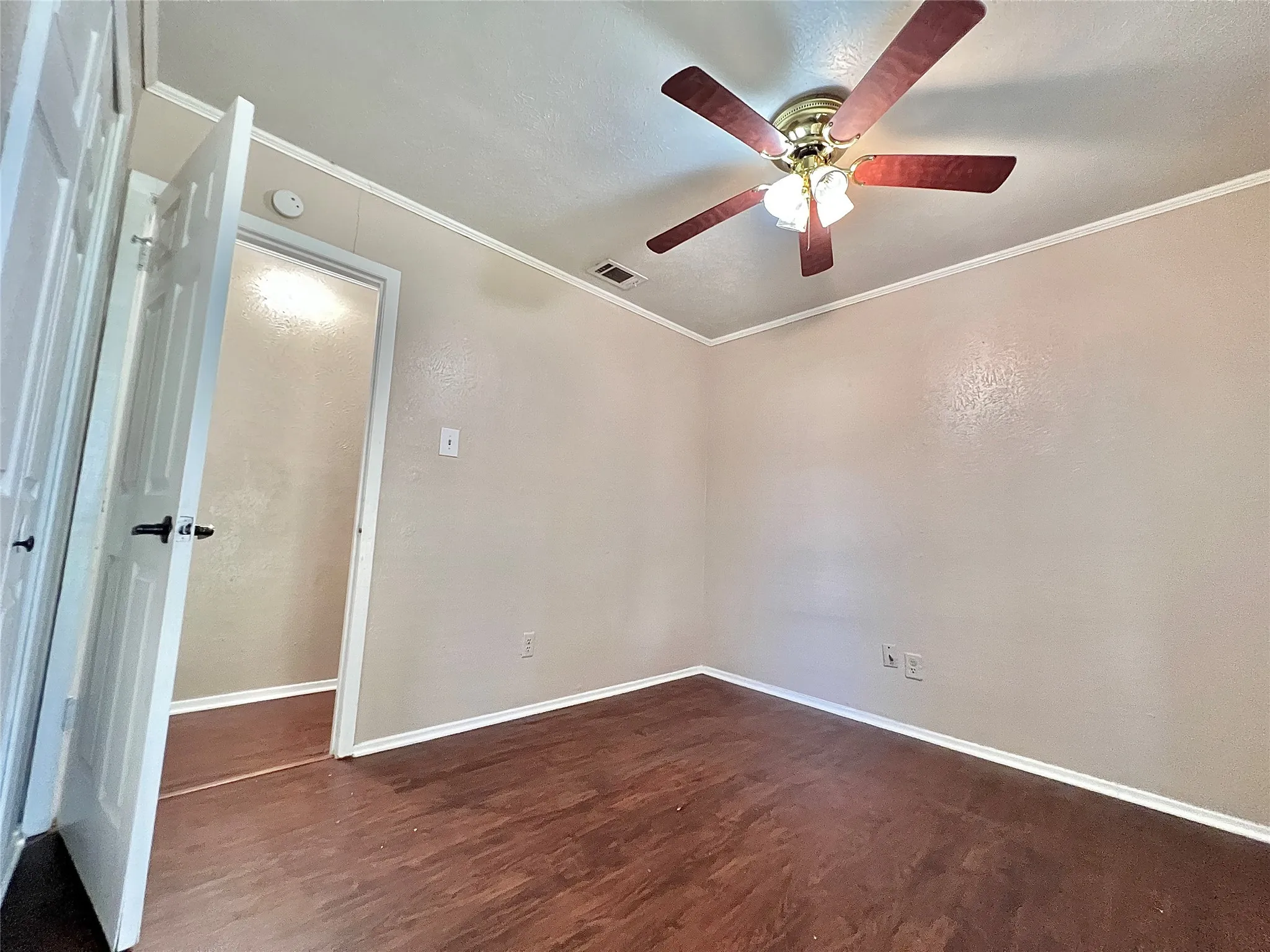 Single Family Residence For Rent in Rockwall County , 808 E Heath Street, Rockwall, Texas 75087, 4 Bedroom, 2 Bathroom, Garage spaces, 1,207 Sqft, built in 1979, mls#21378811, Real Estate Agent in Rockwall, Homes For Rent in Rockwall county, Homes For Rent in Rockwall, Realtor in Rockwall Texas, Real Estate Brokerage Independent Realty Texas, Luminita Cordes Realtor