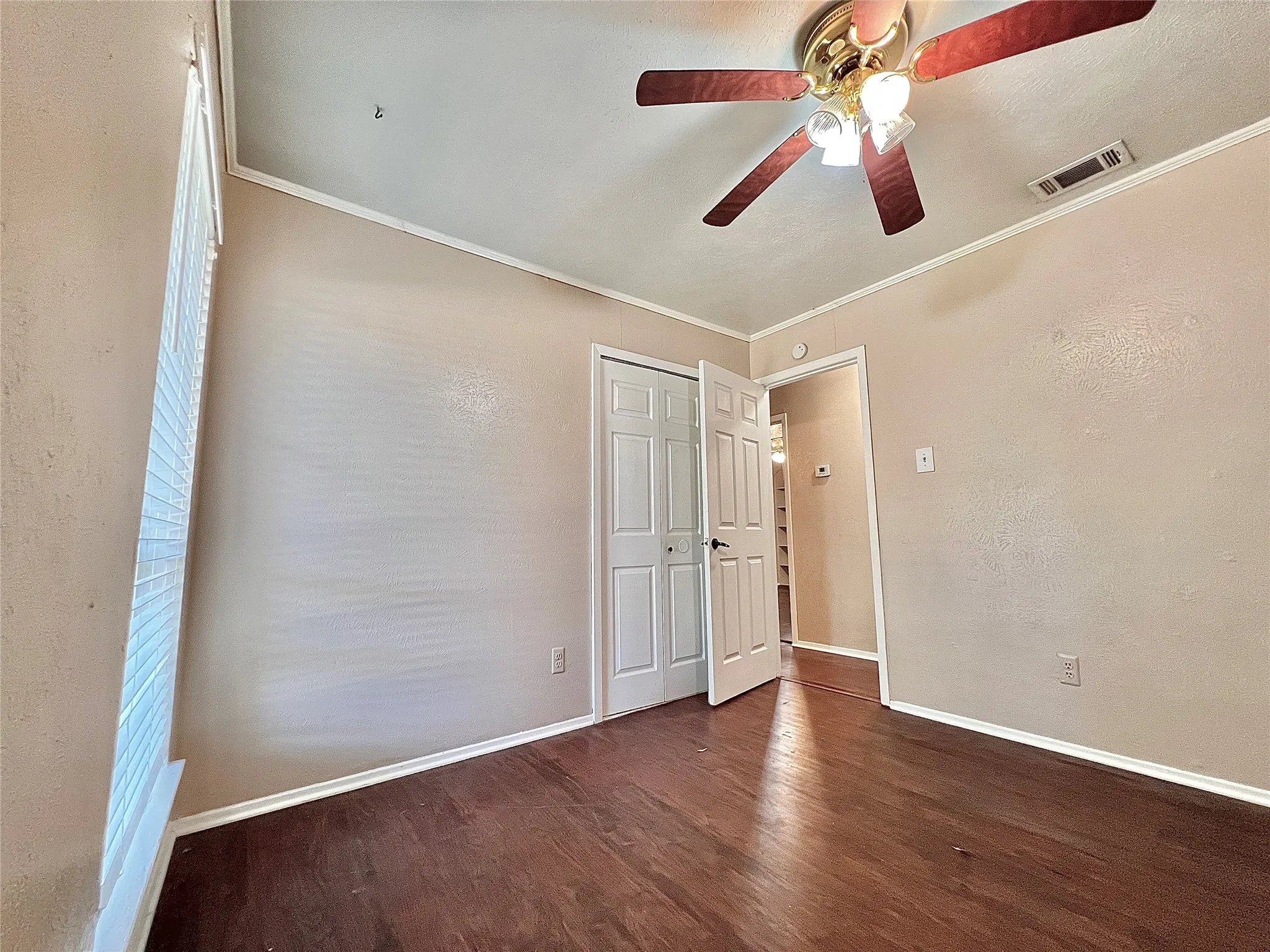 Single Family Residence For Rent in Rockwall County , 808 E Heath Street, Rockwall, Texas 75087, 4 Bedroom, 2 Bathroom, Garage spaces, 1,207 Sqft, built in 1979, mls#21378811, Real Estate Agent in Rockwall, Homes For Rent in Rockwall county, Homes For Rent in Rockwall, Realtor in Rockwall Texas, Real Estate Brokerage Independent Realty Texas, Luminita Cordes Realtor
