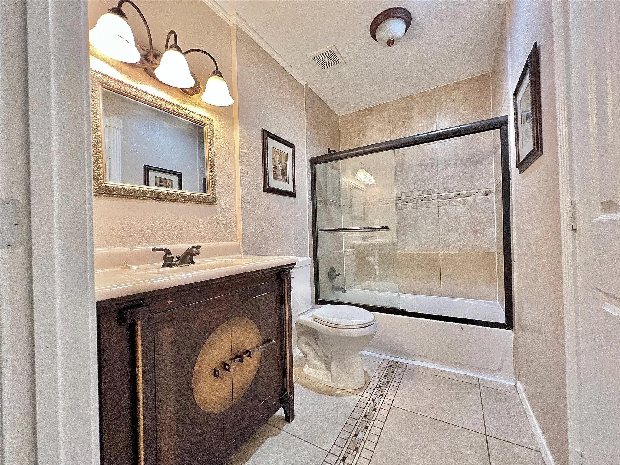 Single Family Residence For Rent in Rockwall County , 808 E Heath Street, Rockwall, Texas 75087, 4 Bedroom, 2 Bathroom, Garage spaces, 1,207 Sqft, built in 1979, mls#21378811, Real Estate Agent in Rockwall, Homes For Rent in Rockwall county, Homes For Rent in Rockwall, Realtor in Rockwall Texas, Real Estate Brokerage Independent Realty Texas, Luminita Cordes Realtor