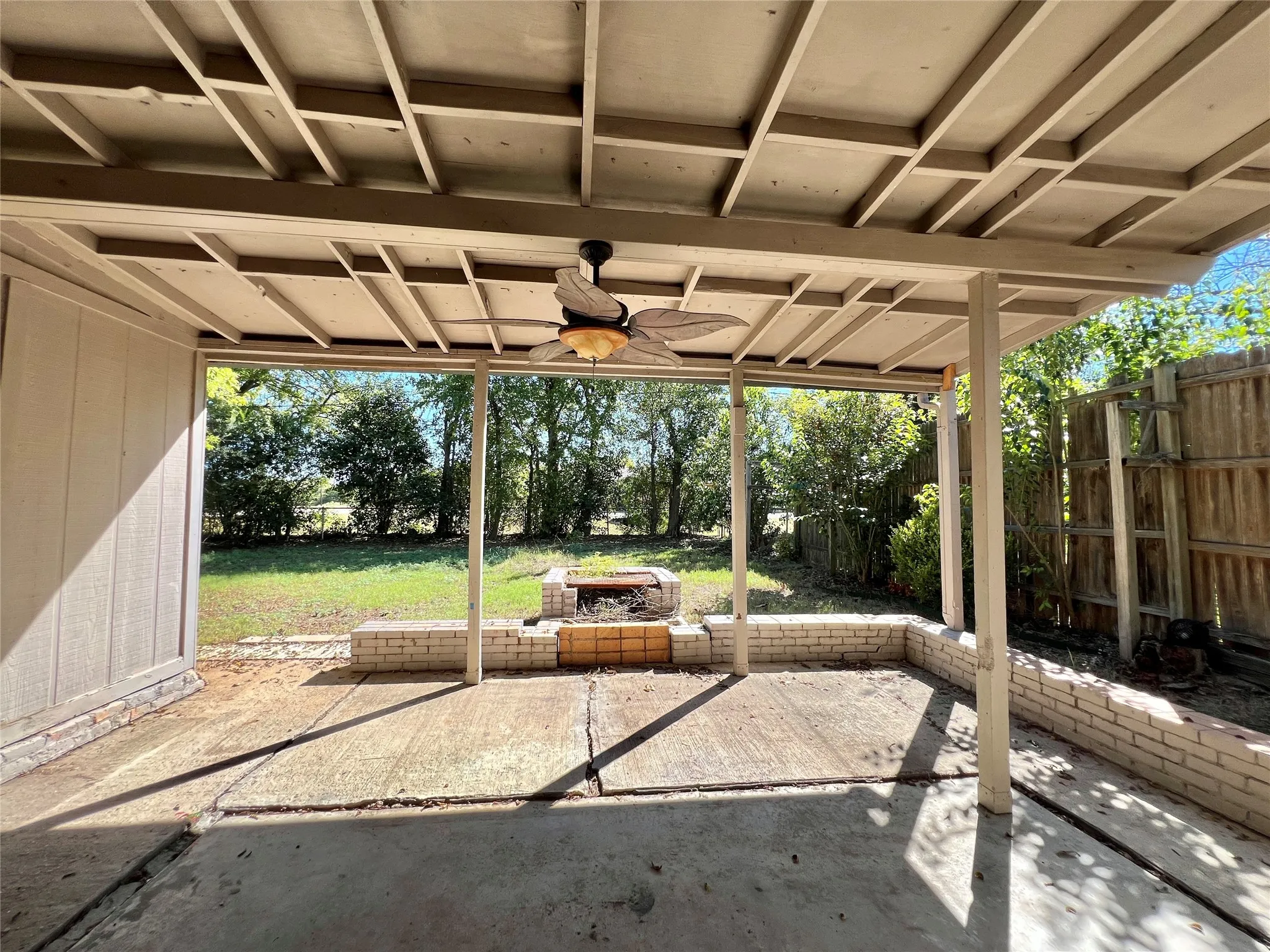 Single Family Residence For Rent in Rockwall County , 808 E Heath Street, Rockwall, Texas 75087, 4 Bedroom, 2 Bathroom, Garage spaces, 1,207 Sqft, built in 1979, mls#21378811, Real Estate Agent in Rockwall, Homes For Rent in Rockwall county, Homes For Rent in Rockwall, Realtor in Rockwall Texas, Real Estate Brokerage Independent Realty Texas, Luminita Cordes Realtor