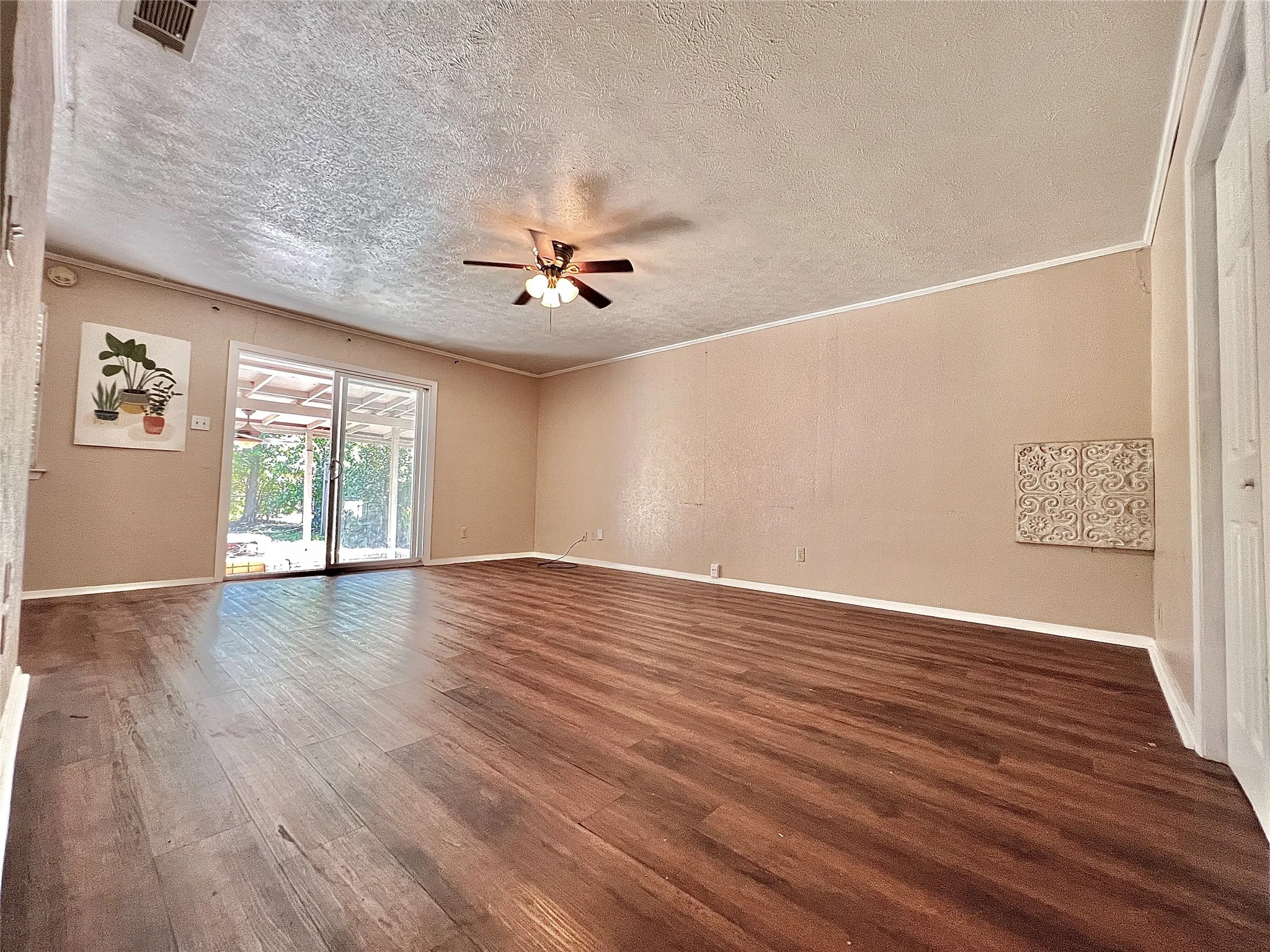 Single Family Residence For Rent in Rockwall County , 808 E Heath Street, Rockwall, Texas 75087, 4 Bedroom, 2 Bathroom, Garage spaces, 1,207 Sqft, built in 1979, mls#21378811, Real Estate Agent in Rockwall, Homes For Rent in Rockwall county, Homes For Rent in Rockwall, Realtor in Rockwall Texas, Real Estate Brokerage Independent Realty Texas, Luminita Cordes Realtor