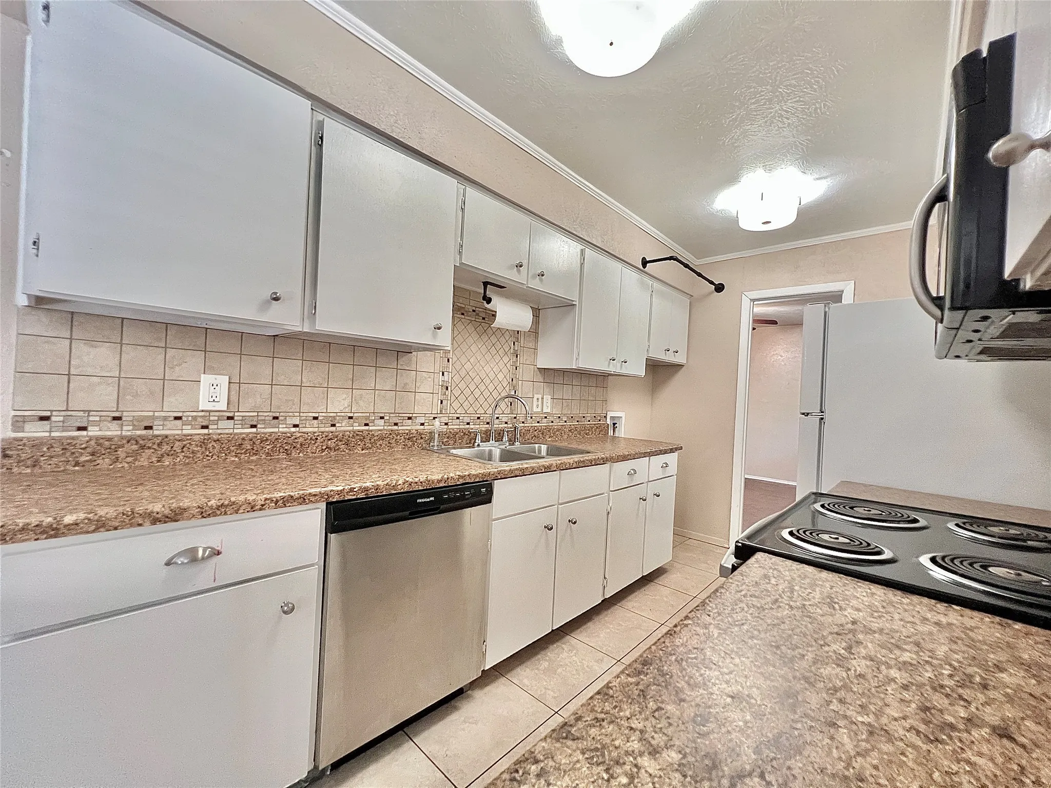 Single Family Residence For Rent in Rockwall County , 808 E Heath Street, Rockwall, Texas 75087, 4 Bedroom, 2 Bathroom, Garage spaces, 1,207 Sqft, built in 1979, mls#21378811, Real Estate Agent in Rockwall, Homes For Rent in Rockwall county, Homes For Rent in Rockwall, Realtor in Rockwall Texas, Real Estate Brokerage Independent Realty Texas, Luminita Cordes Realtor