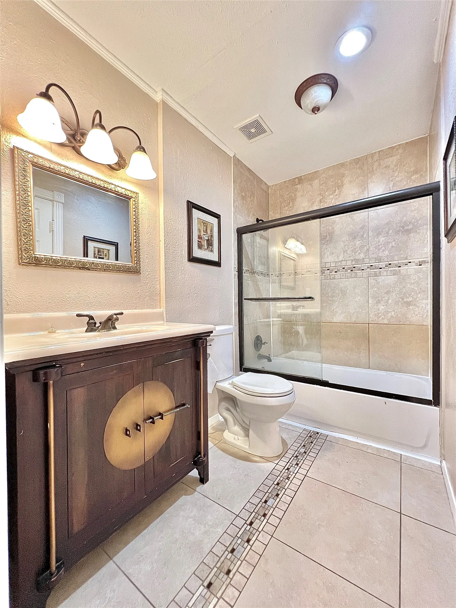 Single Family Residence For Rent in Rockwall County , 808 E Heath Street, Rockwall, Texas 75087, 4 Bedroom, 2 Bathroom, Garage spaces, 1,207 Sqft, built in 1979, mls#21378811, Real Estate Agent in Rockwall, Homes For Rent in Rockwall county, Homes For Rent in Rockwall, Realtor in Rockwall Texas, Real Estate Brokerage Independent Realty Texas, Luminita Cordes Realtor
