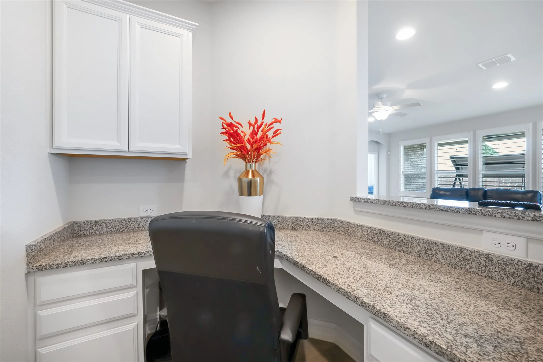 Single Family Residence For Sale in Collin County , 11222 Raimundo Road, Frisco, Texas 75035, 4 Bedroom, 3 Bathroom, 2 Garage spaces, 2,543 Sqft, built in 2019, mls#21367617, Real Estate Agent in Frisco, Homes For Sale in Collin county, Homes For Sale in Frisco, Realtor in Frisco Texas, Real Estate Brokerage Independent Realty Texas, Luminita Cordes Realtor