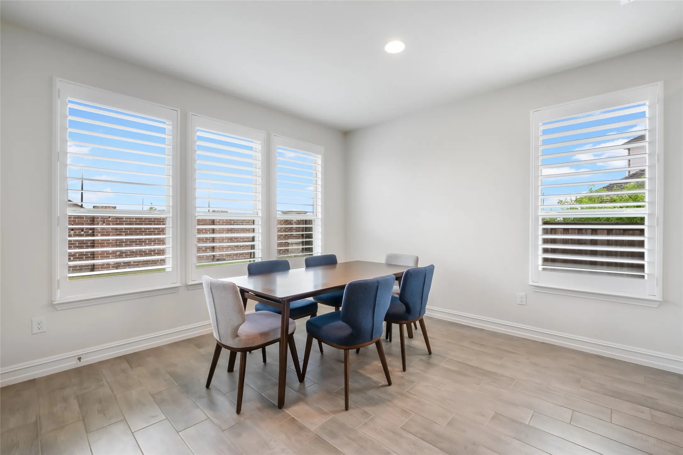 Single Family Residence For Sale in Collin County , 11222 Raimundo Road, Frisco, Texas 75035, 4 Bedroom, 3 Bathroom, 2 Garage spaces, 2,543 Sqft, built in 2019, mls#21367617, Real Estate Agent in Frisco, Homes For Sale in Collin county, Homes For Sale in Frisco, Realtor in Frisco Texas, Real Estate Brokerage Independent Realty Texas, Luminita Cordes Realtor