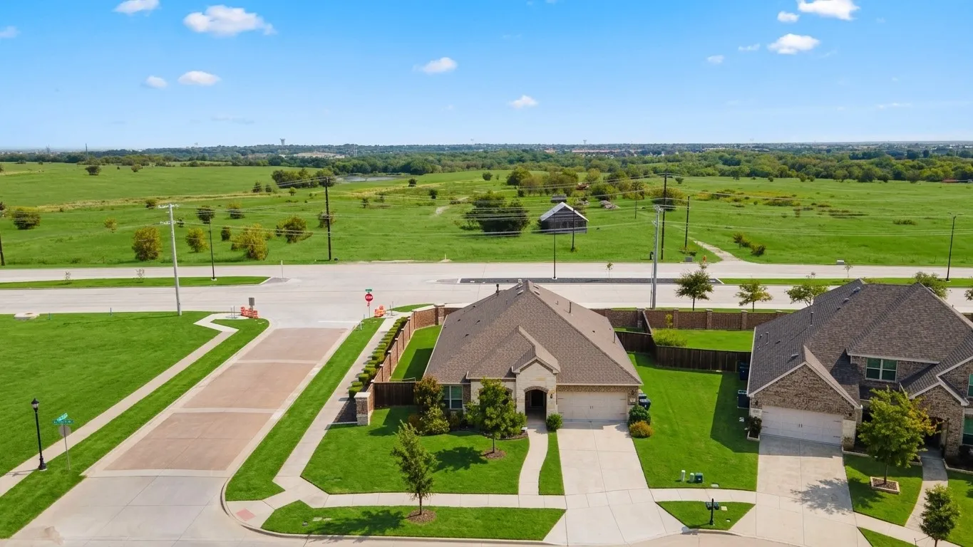 Single Family Residence For Sale in Collin County , 11222 Raimundo Road, Frisco, Texas 75035, 4 Bedroom, 3 Bathroom, 2 Garage spaces, 2,543 Sqft, built in 2019, mls#21367617, Real Estate Agent in Frisco, Homes For Sale in Collin county, Homes For Sale in Frisco, Realtor in Frisco Texas, Real Estate Brokerage Independent Realty Texas, Luminita Cordes Realtor