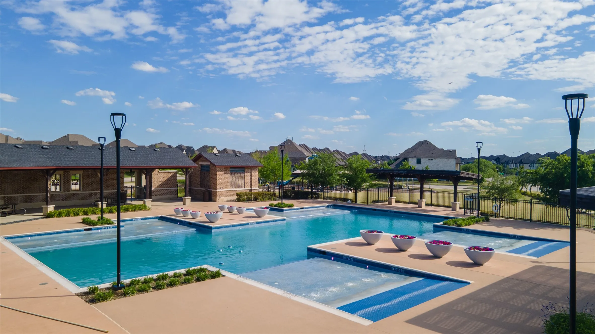 Single Family Residence For Sale in Collin County , 11222 Raimundo Road, Frisco, Texas 75035, 4 Bedroom, 3 Bathroom, 2 Garage spaces, 2,543 Sqft, built in 2019, mls#21367617, Real Estate Agent in Frisco, Homes For Sale in Collin county, Homes For Sale in Frisco, Realtor in Frisco Texas, Real Estate Brokerage Independent Realty Texas, Luminita Cordes Realtor