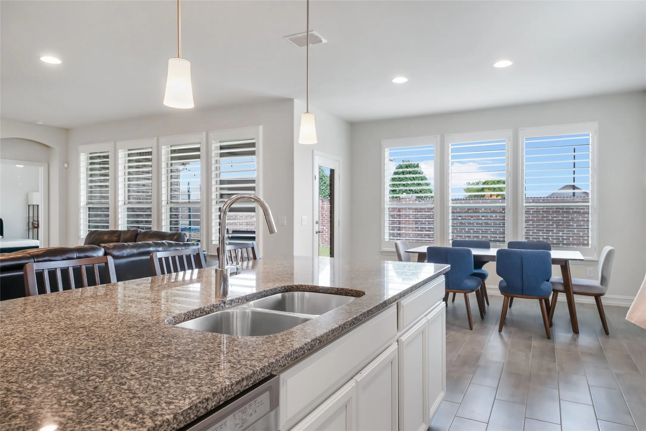 Single Family Residence For Sale in Collin County , 11222 Raimundo Road, Frisco, Texas 75035, 4 Bedroom, 3 Bathroom, 2 Garage spaces, 2,543 Sqft, built in 2019, mls#21367617, Real Estate Agent in Frisco, Homes For Sale in Collin county, Homes For Sale in Frisco, Realtor in Frisco Texas, Real Estate Brokerage Independent Realty Texas, Luminita Cordes Realtor