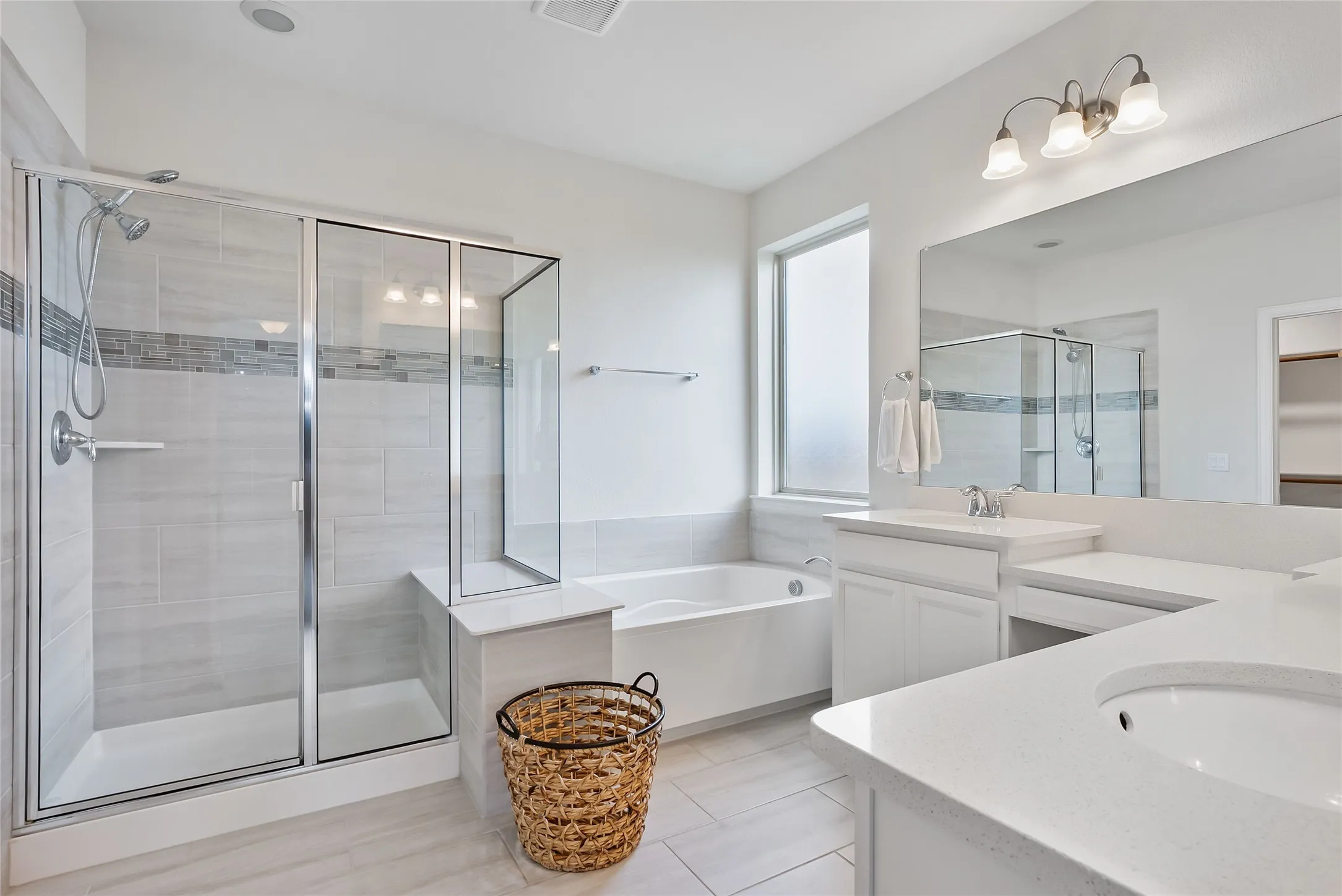 Single Family Residence For Sale in Collin County , 11222 Raimundo Road, Frisco, Texas 75035, 4 Bedroom, 3 Bathroom, 2 Garage spaces, 2,543 Sqft, built in 2019, mls#21367617, Real Estate Agent in Frisco, Homes For Sale in Collin county, Homes For Sale in Frisco, Realtor in Frisco Texas, Real Estate Brokerage Independent Realty Texas, Luminita Cordes Realtor