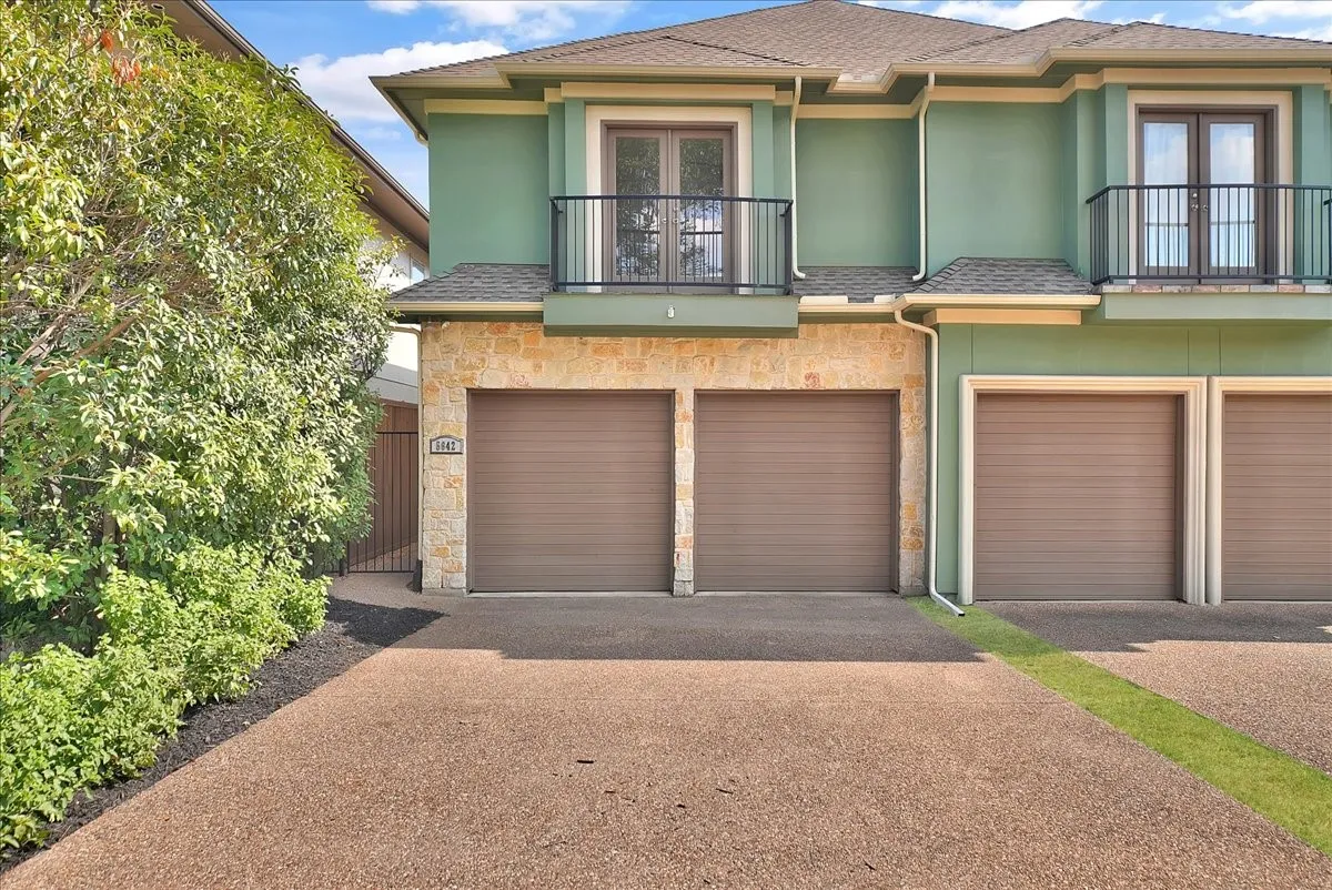 Single Family Residence For Sale in Dallas County , 5642 Ellsworth Avenue, Dallas, Texas 75206, 3 Bedroom, 3 Bathroom, 2 Garage spaces, 3,026 Sqft, built in 2007, mls#21370749, Real Estate Agent in Dallas, Homes For Sale in Dallas county, Homes For Sale in Dallas, Realtor in Dallas Texas, Real Estate Brokerage Independent Realty Texas, Luminita Cordes Realtor