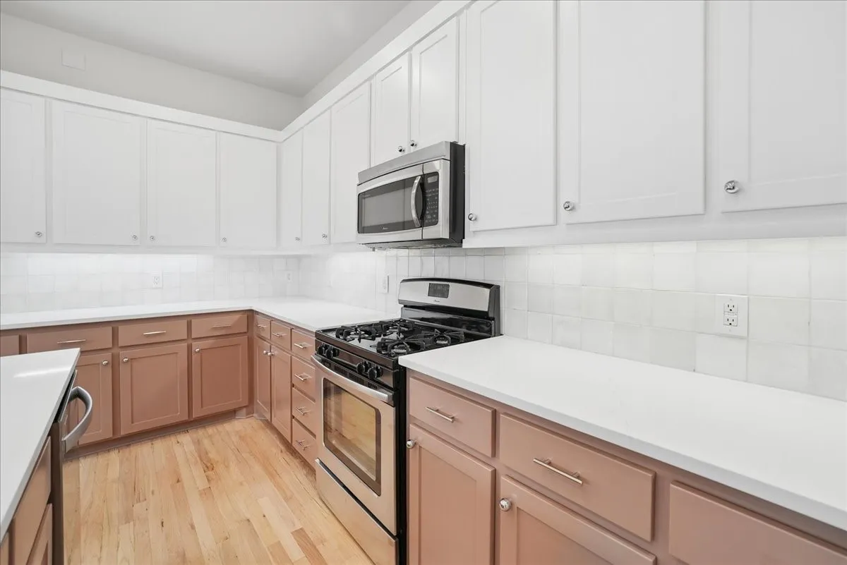Single Family Residence For Sale in Dallas County , 5642 Ellsworth Avenue, Dallas, Texas 75206, 3 Bedroom, 3 Bathroom, 2 Garage spaces, 3,026 Sqft, built in 2007, mls#21370749, Real Estate Agent in Dallas, Homes For Sale in Dallas county, Homes For Sale in Dallas, Realtor in Dallas Texas, Real Estate Brokerage Independent Realty Texas, Luminita Cordes Realtor