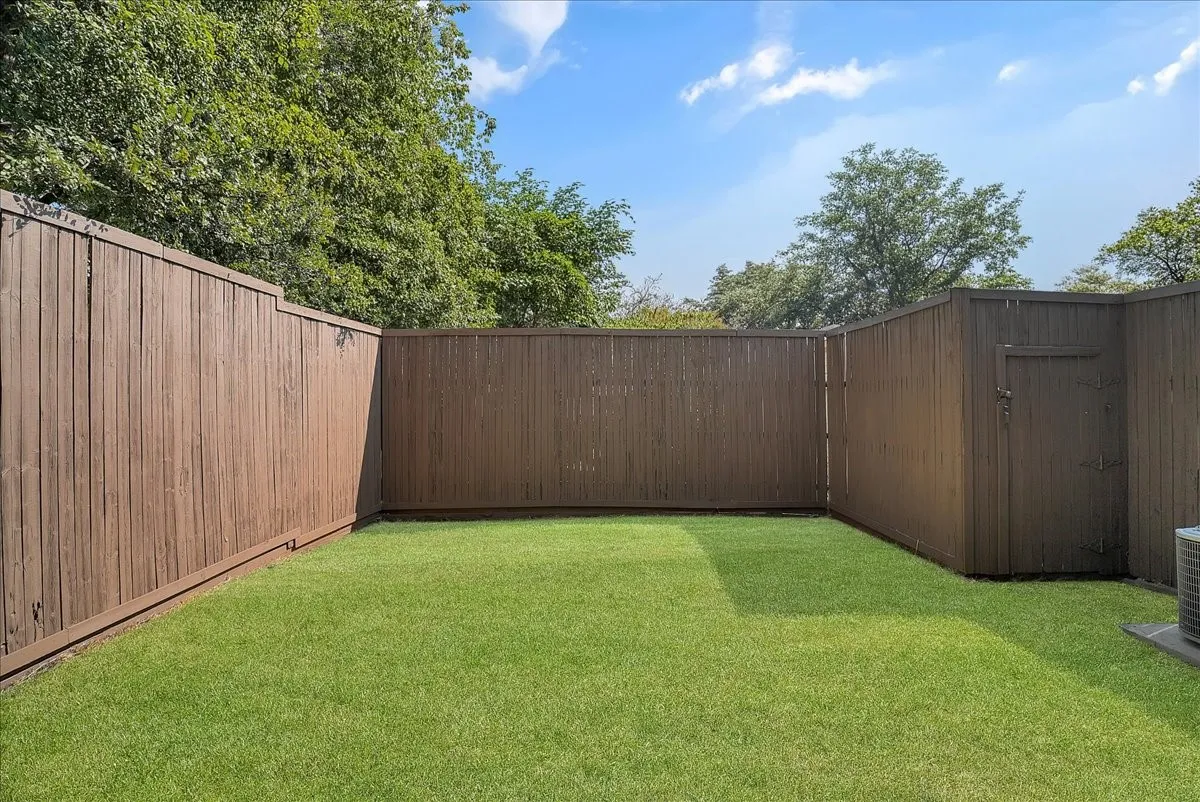 Single Family Residence For Sale in Dallas County , 5642 Ellsworth Avenue, Dallas, Texas 75206, 3 Bedroom, 3 Bathroom, 2 Garage spaces, 3,026 Sqft, built in 2007, mls#21370749, Real Estate Agent in Dallas, Homes For Sale in Dallas county, Homes For Sale in Dallas, Realtor in Dallas Texas, Real Estate Brokerage Independent Realty Texas, Luminita Cordes Realtor