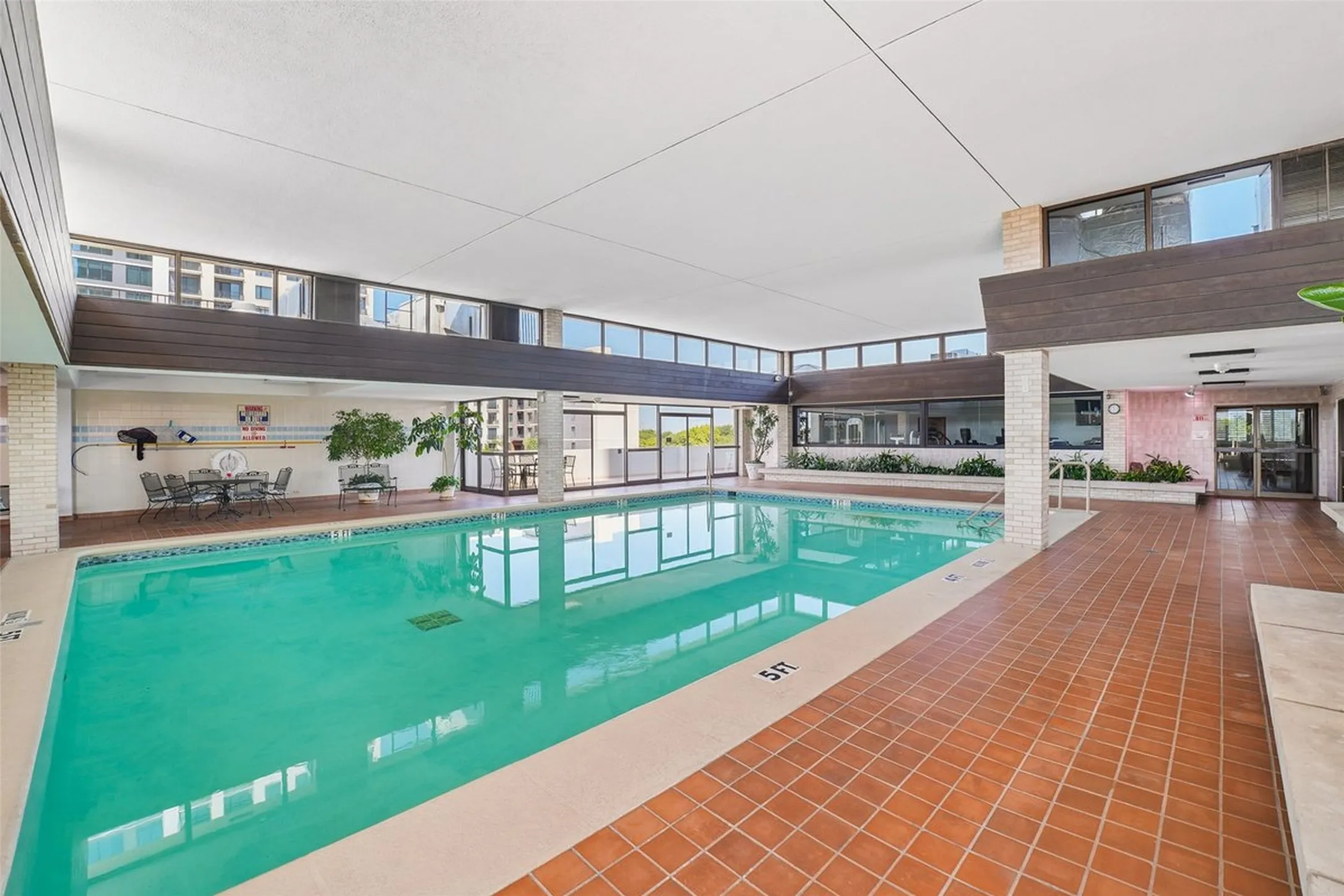 Condominium For Sale in Dallas County , 6335 W Northwest Highway 1514, Dallas, Texas 75225, 2 Bedroom, 2 Bathroom, 2 Garage spaces, 1,543 Sqft, built in 1966, mls#21371442, Real Estate Agent in Dallas, Homes For Sale in Dallas county, Homes For Sale in Dallas, Realtor in Dallas Texas, Real Estate Brokerage Independent Realty Texas, Luminita Cordes Realtor