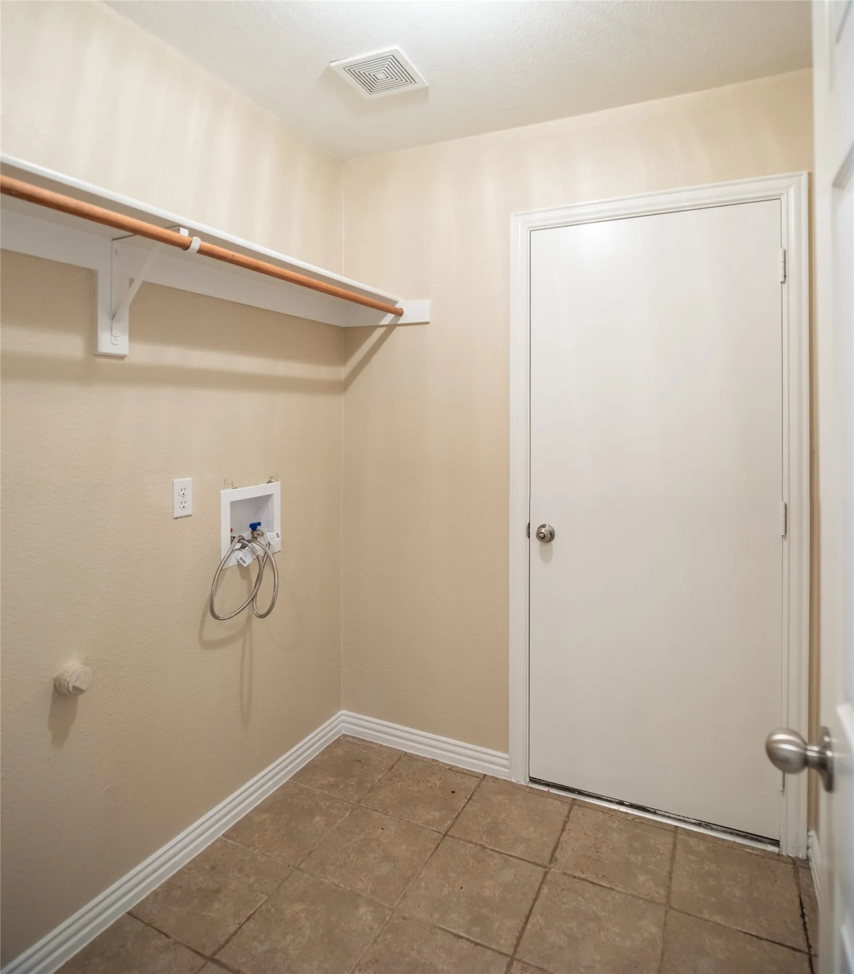 Single Family Residence For Rent in Collin County , 5516 Amber Way, Mc Kinney, Texas 75072, 3 Bedroom, 2 Bathroom, 2 Garage spaces, 1,838 Sqft, built in 2001, mls#21369946, Real Estate Agent in Mc Kinney, Homes For Rent in Collin county, Homes For Rent in Mc Kinney, Realtor in Mc Kinney Texas, Real Estate Brokerage Independent Realty Texas, Luminita Cordes Realtor