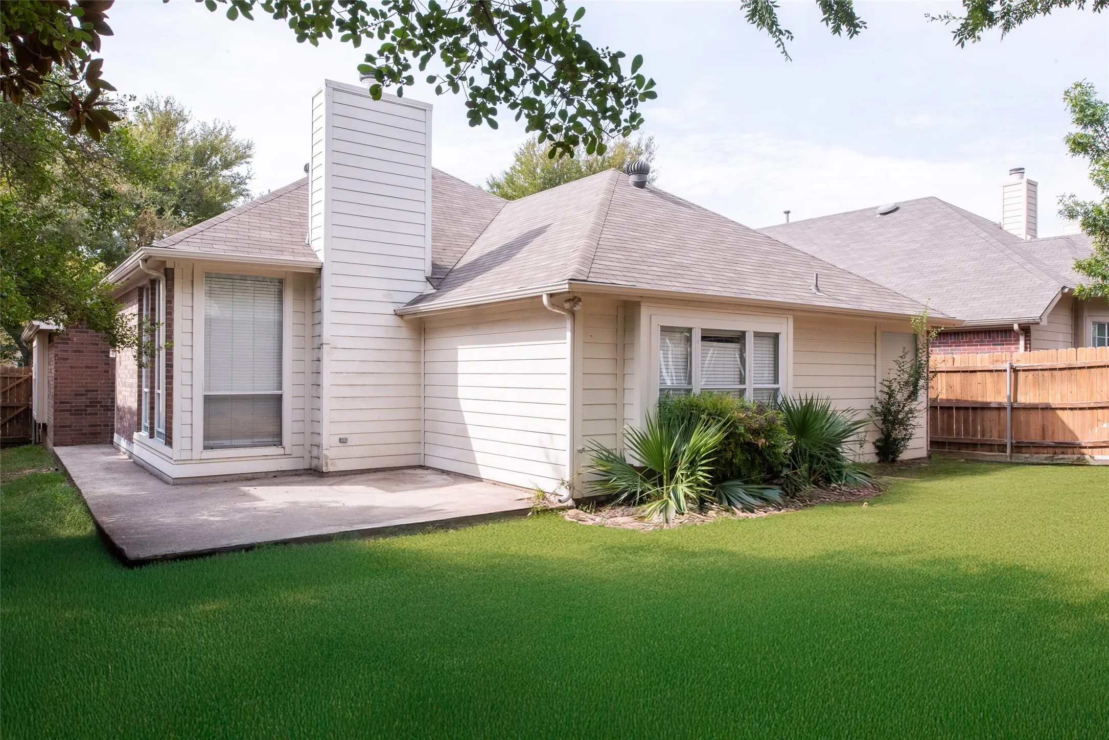 Single Family Residence For Rent in Collin County , 5516 Amber Way, Mc Kinney, Texas 75072, 3 Bedroom, 2 Bathroom, 2 Garage spaces, 1,838 Sqft, built in 2001, mls#21369946, Real Estate Agent in Mc Kinney, Homes For Rent in Collin county, Homes For Rent in Mc Kinney, Realtor in Mc Kinney Texas, Real Estate Brokerage Independent Realty Texas, Luminita Cordes Realtor