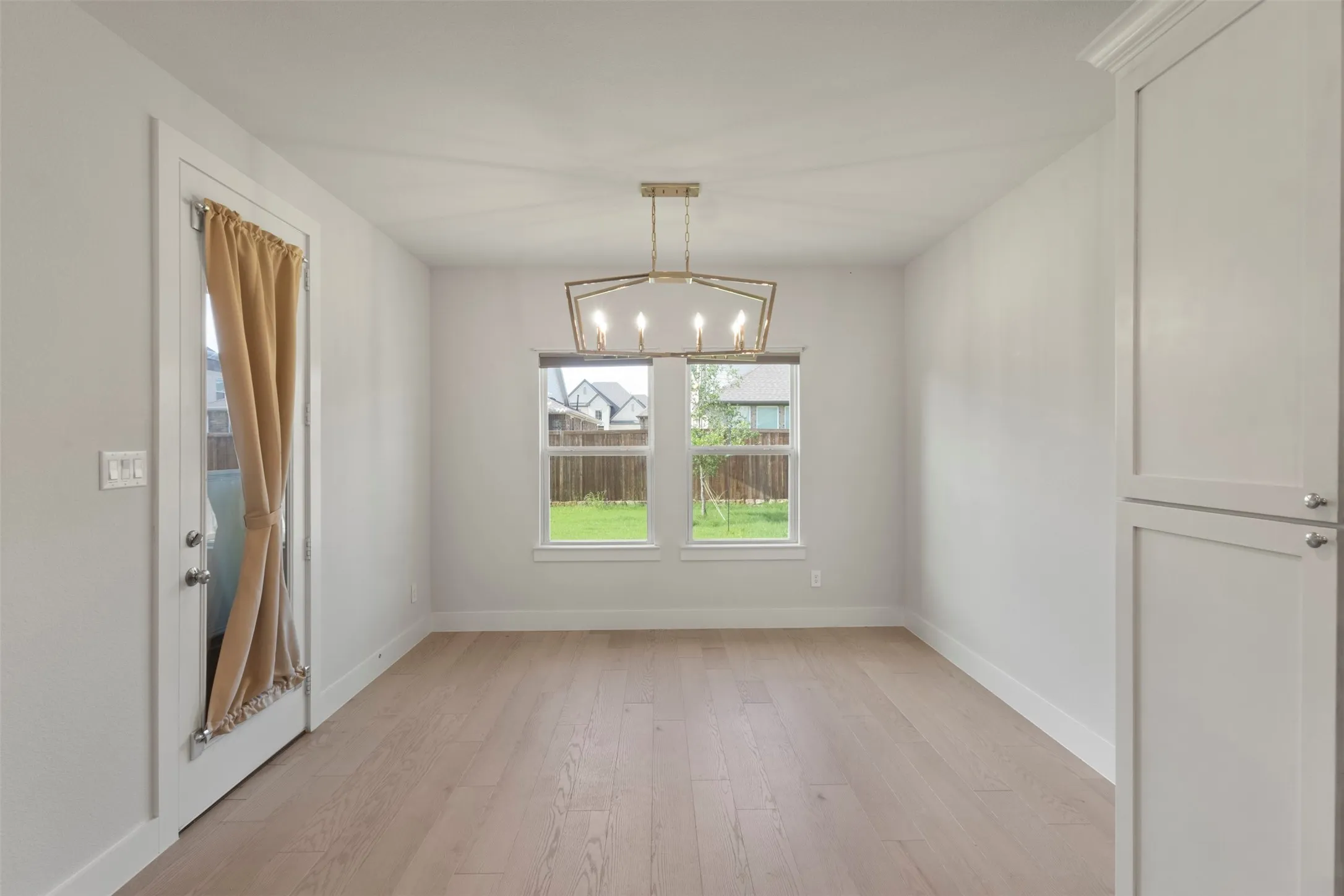 Single Family Residence For Sale in Dallas County , 3905 Henley Lane, Garland, Texas 75043, 4 Bedroom, 3 Bathroom, 2 Garage spaces, 2,385 Sqft, built in 2024, mls#21381576, Real Estate Agent in Garland, Homes For Sale in Dallas county, Homes For Sale in Garland, Realtor in Garland Texas, Real Estate Brokerage Independent Realty Texas, Luminita Cordes Realtor