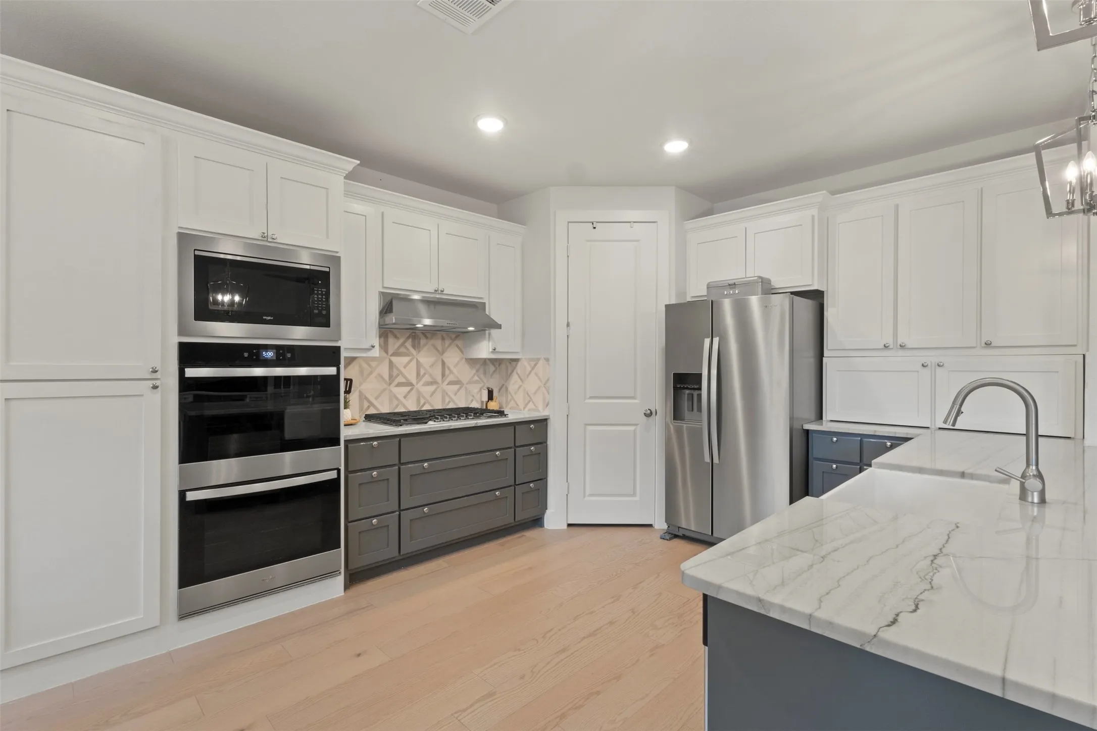 Single Family Residence For Sale in Dallas County , 3905 Henley Lane, Garland, Texas 75043, 4 Bedroom, 3 Bathroom, 2 Garage spaces, 2,385 Sqft, built in 2024, mls#21381576, Real Estate Agent in Garland, Homes For Sale in Dallas county, Homes For Sale in Garland, Realtor in Garland Texas, Real Estate Brokerage Independent Realty Texas, Luminita Cordes Realtor