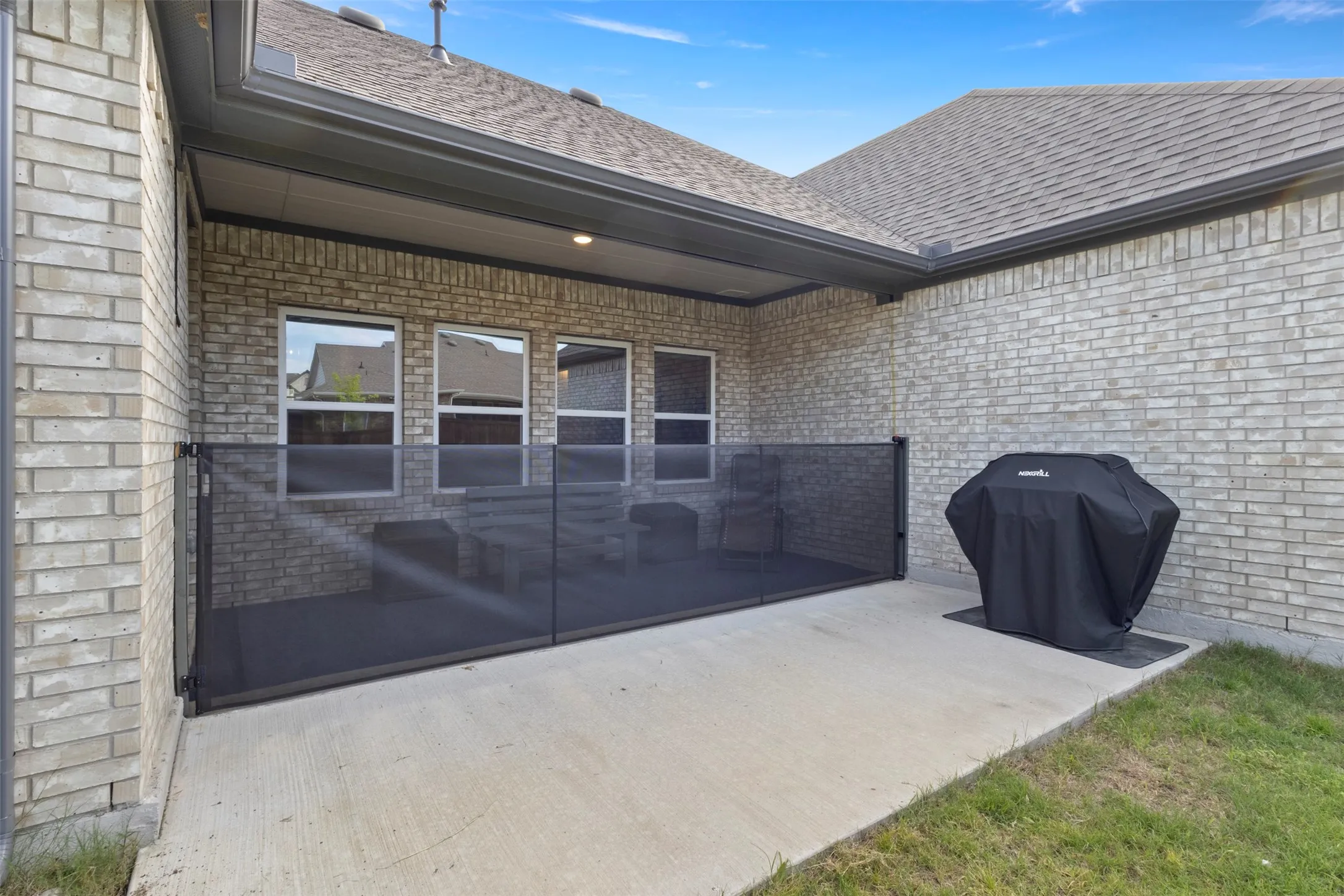 Retractable Mesh Gate
