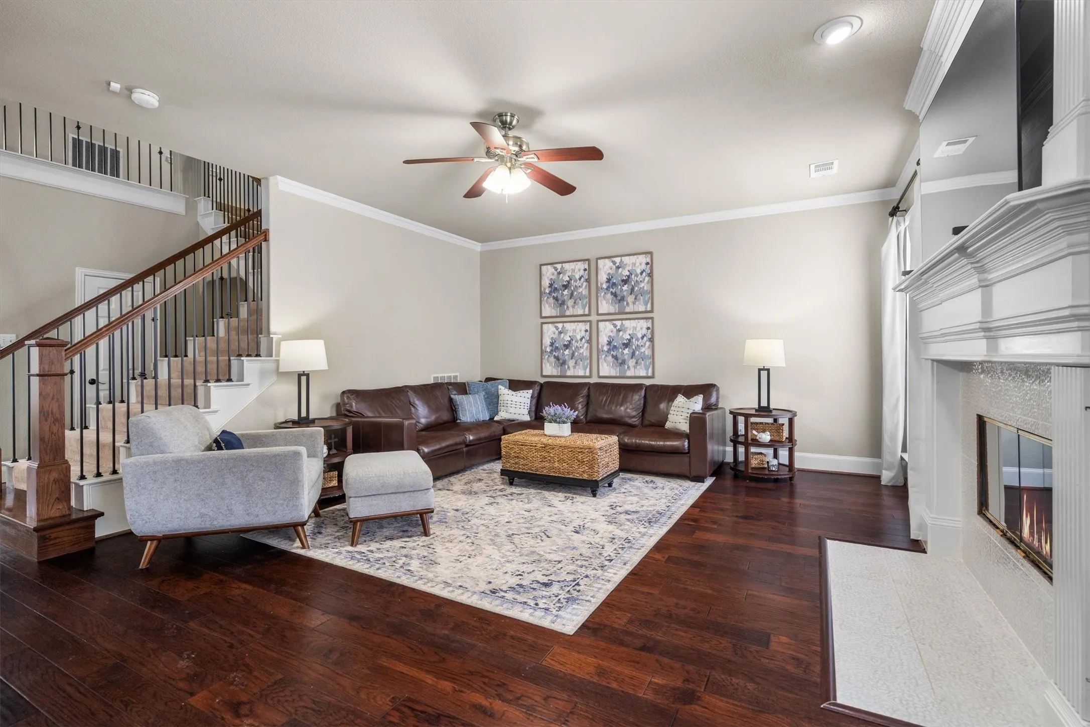 Single Family Residence For Sale in Denton County , 2116 Tennyson Drive, Flower Mound, Texas 75028, 4 Bedroom, 3 Bathroom, 2 Garage spaces, 3,674 Sqft, built in 1997, mls#21376116, Real Estate Agent in Flower Mound, Homes For Sale in Denton county, Homes For Sale in Flower Mound, Realtor in Flower Mound Texas, Real Estate Brokerage Independent Realty Texas, Luminita Cordes Realtor