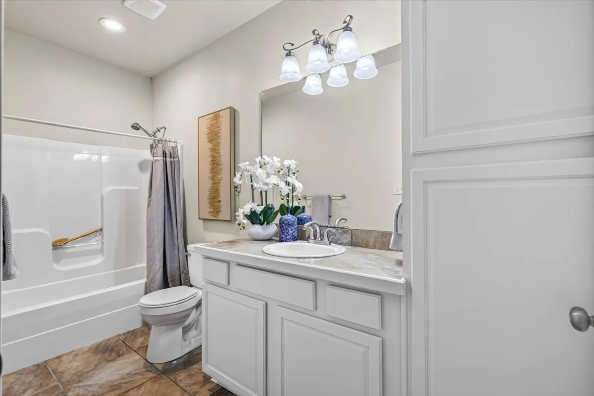 Single Family Residence For Sale in Henderson County , 7900 Private Road 7905, Athens, Texas 75752, 4 Bedroom, 3 Bathroom, 2 Garage spaces, 2,198 Sqft, built in 2008, mls#21381540, Real Estate Agent in Athens, Homes For Sale in Henderson county, Homes For Sale in Athens, Realtor in Athens Texas, Real Estate Brokerage Independent Realty Texas, Luminita Cordes Realtor