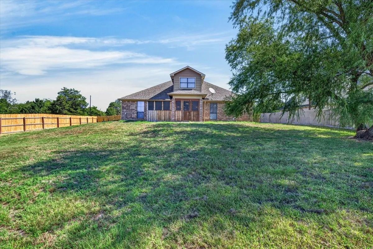 Single Family Residence For Sale in Henderson County , 7900 Private Road 7905, Athens, Texas 75752, 4 Bedroom, 3 Bathroom, 2 Garage spaces, 2,198 Sqft, built in 2008, mls#21381540, Real Estate Agent in Athens, Homes For Sale in Henderson county, Homes For Sale in Athens, Realtor in Athens Texas, Real Estate Brokerage Independent Realty Texas, Luminita Cordes Realtor