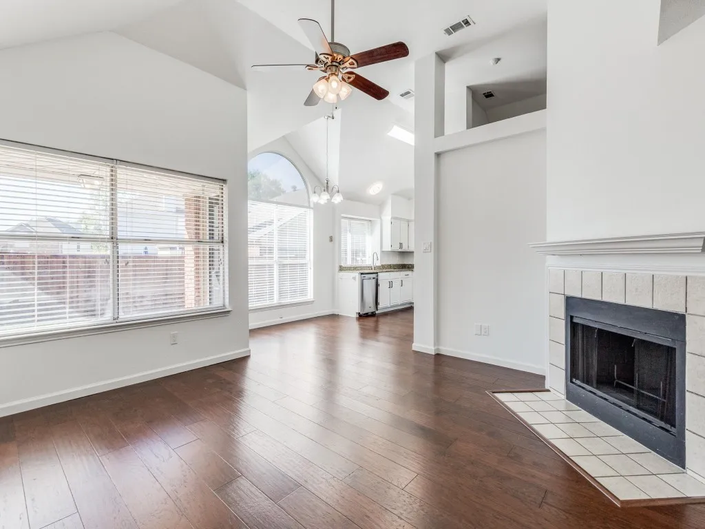 Single Family Residence For Rent in Collin County , 6841 Bellehaven Drive, Plano, Texas 75023, 3 Bedroom, 3 Bathroom, 2 Garage spaces, 1,824 Sqft, built in 1989, mls#21381587, Real Estate Agent in Plano, Homes For Rent in Collin county, Homes For Rent in Plano, Realtor in Plano Texas, Real Estate Brokerage Independent Realty Texas, Luminita Cordes Realtor
