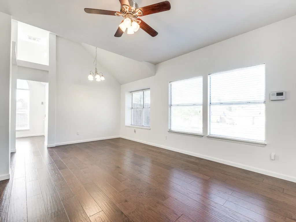 Single Family Residence For Rent in Collin County , 6841 Bellehaven Drive, Plano, Texas 75023, 3 Bedroom, 3 Bathroom, 2 Garage spaces, 1,824 Sqft, built in 1989, mls#21381587, Real Estate Agent in Plano, Homes For Rent in Collin county, Homes For Rent in Plano, Realtor in Plano Texas, Real Estate Brokerage Independent Realty Texas, Luminita Cordes Realtor
