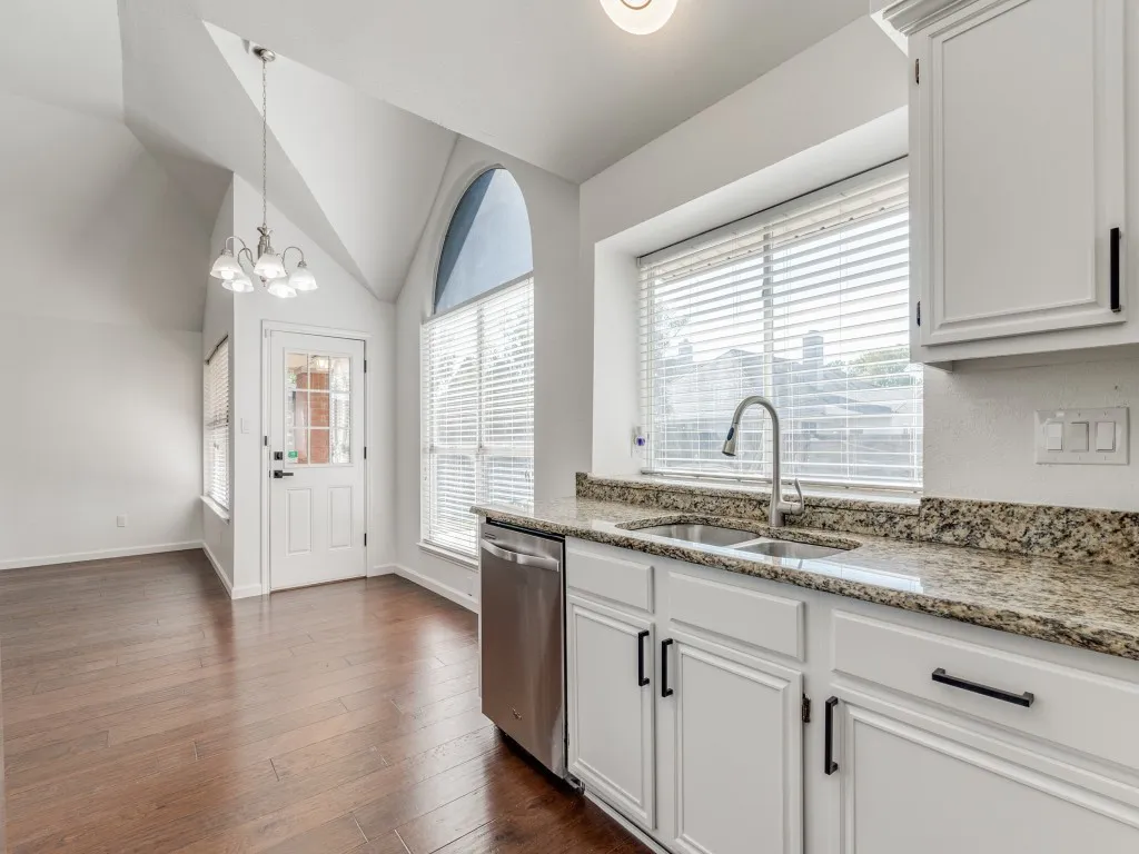 Single Family Residence For Rent in Collin County , 6841 Bellehaven Drive, Plano, Texas 75023, 3 Bedroom, 3 Bathroom, 2 Garage spaces, 1,824 Sqft, built in 1989, mls#21381587, Real Estate Agent in Plano, Homes For Rent in Collin county, Homes For Rent in Plano, Realtor in Plano Texas, Real Estate Brokerage Independent Realty Texas, Luminita Cordes Realtor