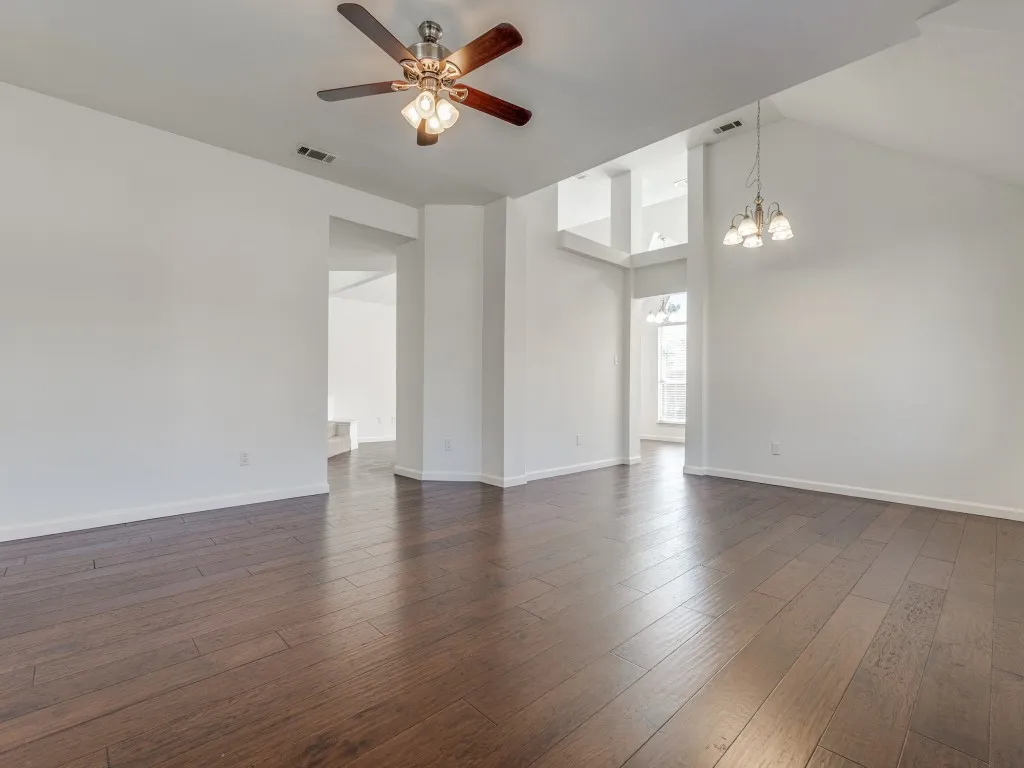 Single Family Residence For Rent in Collin County , 6841 Bellehaven Drive, Plano, Texas 75023, 3 Bedroom, 3 Bathroom, 2 Garage spaces, 1,824 Sqft, built in 1989, mls#21381587, Real Estate Agent in Plano, Homes For Rent in Collin county, Homes For Rent in Plano, Realtor in Plano Texas, Real Estate Brokerage Independent Realty Texas, Luminita Cordes Realtor