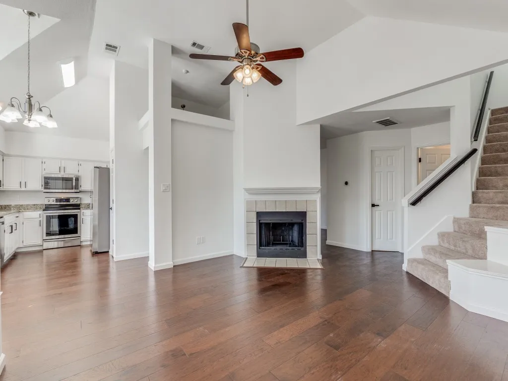 Single Family Residence For Rent in Collin County , 6841 Bellehaven Drive, Plano, Texas 75023, 3 Bedroom, 3 Bathroom, 2 Garage spaces, 1,824 Sqft, built in 1989, mls#21381587, Real Estate Agent in Plano, Homes For Rent in Collin county, Homes For Rent in Plano, Realtor in Plano Texas, Real Estate Brokerage Independent Realty Texas, Luminita Cordes Realtor