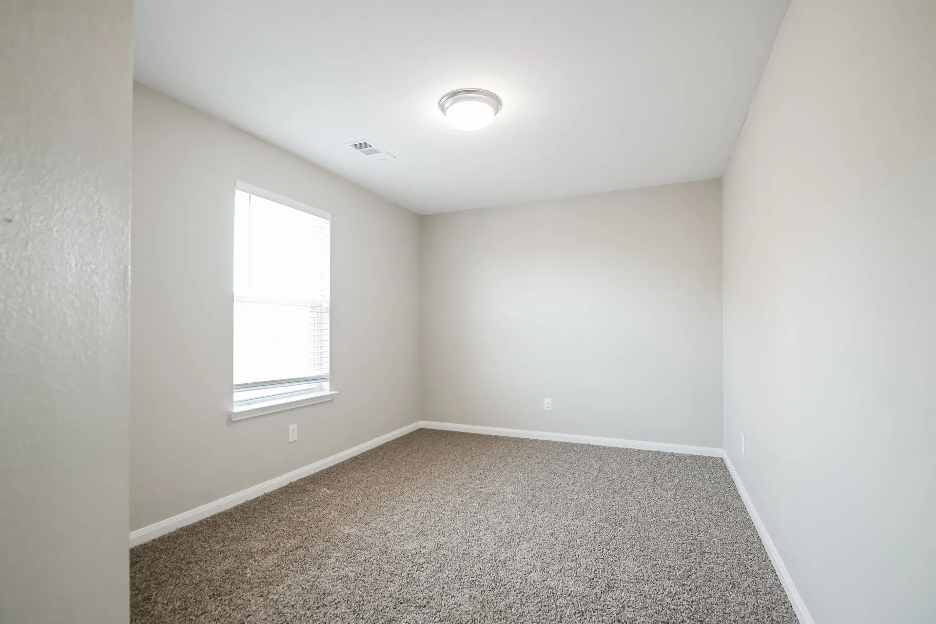 Single Family Residence For Rent in Dallas County , 710 Shady Meadow Lane, Glenn Heights, Texas 75154, 4 Bedroom, 2 Bathroom, 2 Garage spaces, 2,312 Sqft, built in 2016, mls#21381589, Real Estate Agent in Glenn Heights, Homes For Rent in Dallas county, Homes For Rent in Glenn Heights, Realtor in Glenn Heights Texas, Real Estate Brokerage Independent Realty Texas, Luminita Cordes Realtor