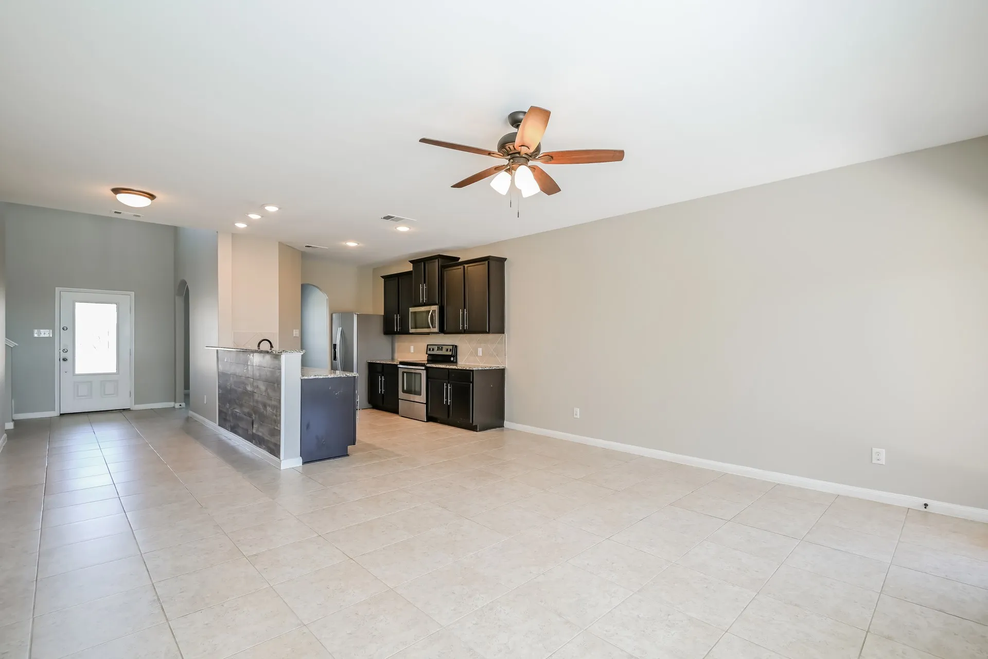 Single Family Residence For Rent in Dallas County , 710 Shady Meadow Lane, Glenn Heights, Texas 75154, 4 Bedroom, 2 Bathroom, 2 Garage spaces, 2,312 Sqft, built in 2016, mls#21381589, Real Estate Agent in Glenn Heights, Homes For Rent in Dallas county, Homes For Rent in Glenn Heights, Realtor in Glenn Heights Texas, Real Estate Brokerage Independent Realty Texas, Luminita Cordes Realtor