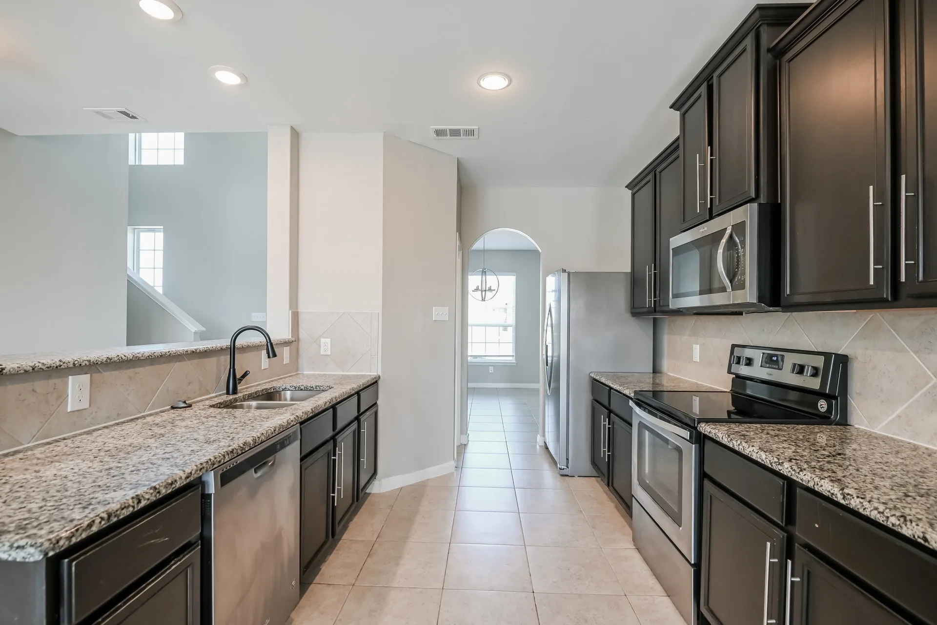 Single Family Residence For Rent in Dallas County , 710 Shady Meadow Lane, Glenn Heights, Texas 75154, 4 Bedroom, 2 Bathroom, 2 Garage spaces, 2,312 Sqft, built in 2016, mls#21381589, Real Estate Agent in Glenn Heights, Homes For Rent in Dallas county, Homes For Rent in Glenn Heights, Realtor in Glenn Heights Texas, Real Estate Brokerage Independent Realty Texas, Luminita Cordes Realtor