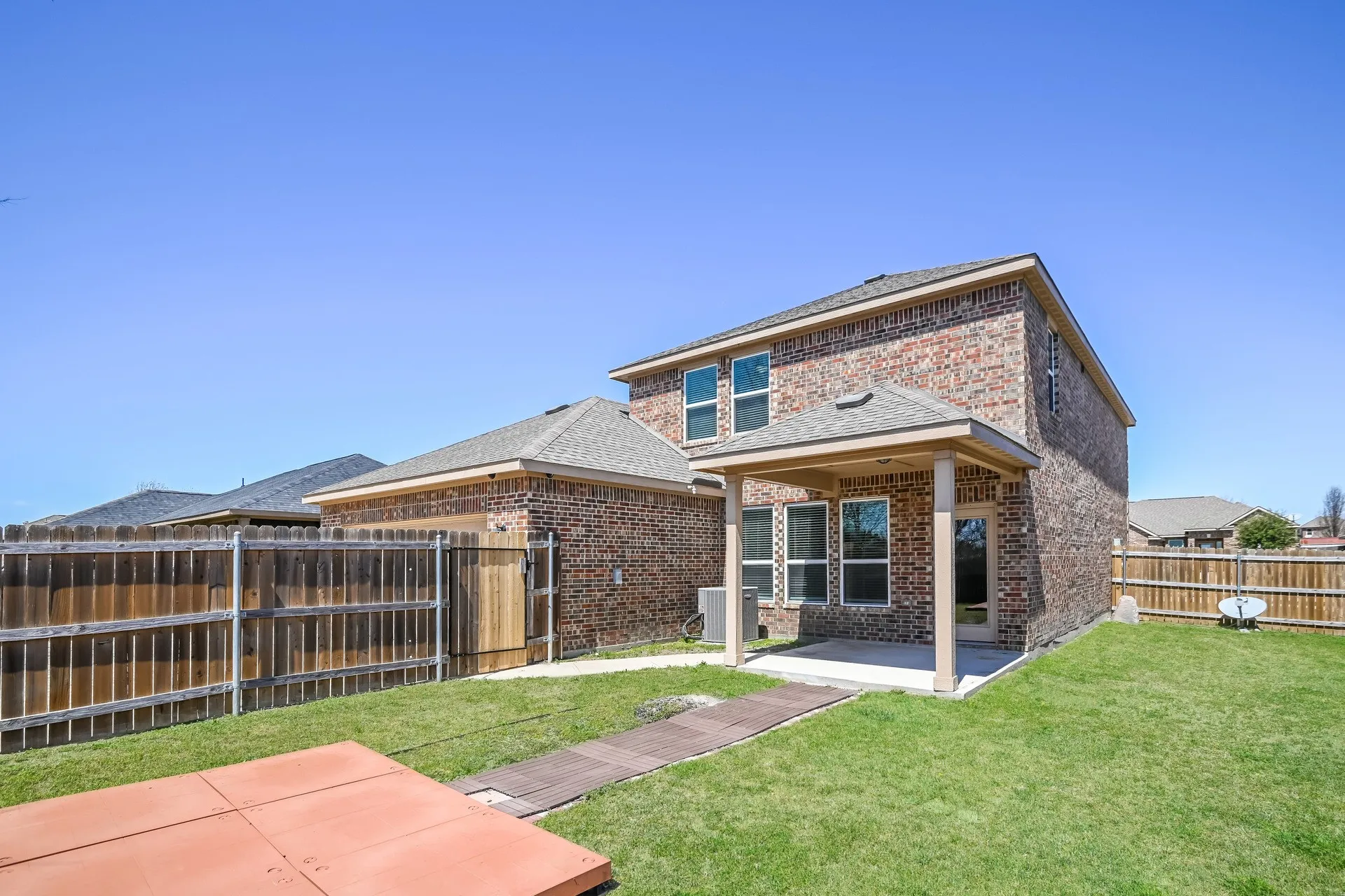 Single Family Residence For Rent in Dallas County , 710 Shady Meadow Lane, Glenn Heights, Texas 75154, 4 Bedroom, 2 Bathroom, 2 Garage spaces, 2,312 Sqft, built in 2016, mls#21381589, Real Estate Agent in Glenn Heights, Homes For Rent in Dallas county, Homes For Rent in Glenn Heights, Realtor in Glenn Heights Texas, Real Estate Brokerage Independent Realty Texas, Luminita Cordes Realtor