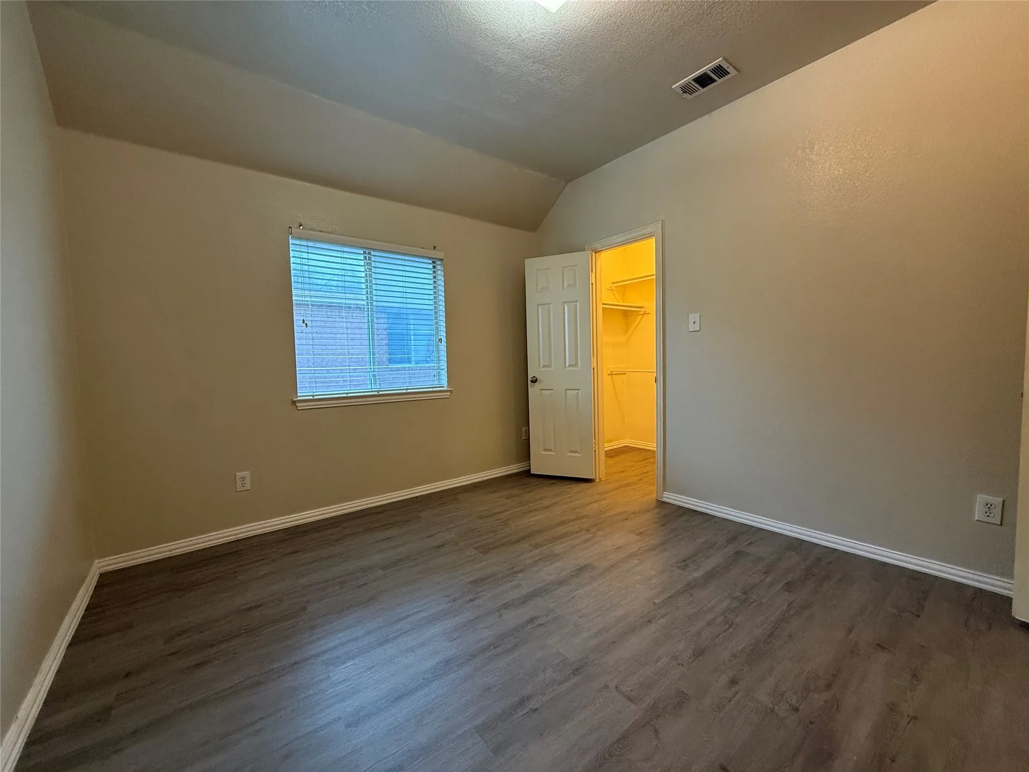 Single Family Residence For Rent in Dallas County , 8014 Wilmington Drive, Rowlett, Texas 75089, 3 Bedroom, 2 Bathroom, 2 Garage spaces, 1,923 Sqft, built in 2003, mls#21381590, Real Estate Agent in Rowlett, Homes For Rent in Dallas county, Homes For Rent in Rowlett, Realtor in Rowlett Texas, Real Estate Brokerage Independent Realty Texas, Luminita Cordes Realtor