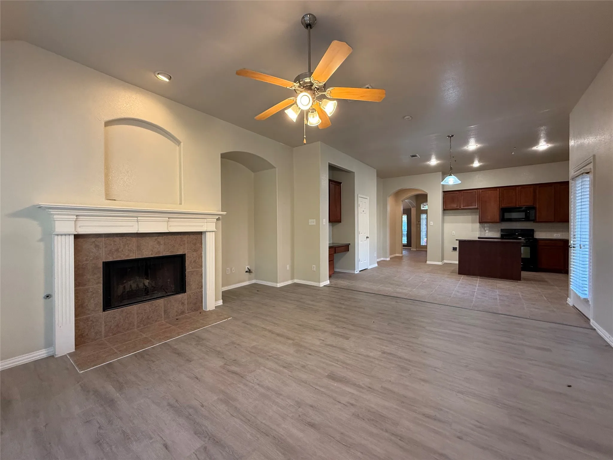 Single Family Residence For Rent in Dallas County , 8014 Wilmington Drive, Rowlett, Texas 75089, 3 Bedroom, 2 Bathroom, 2 Garage spaces, 1,923 Sqft, built in 2003, mls#21381590, Real Estate Agent in Rowlett, Homes For Rent in Dallas county, Homes For Rent in Rowlett, Realtor in Rowlett Texas, Real Estate Brokerage Independent Realty Texas, Luminita Cordes Realtor