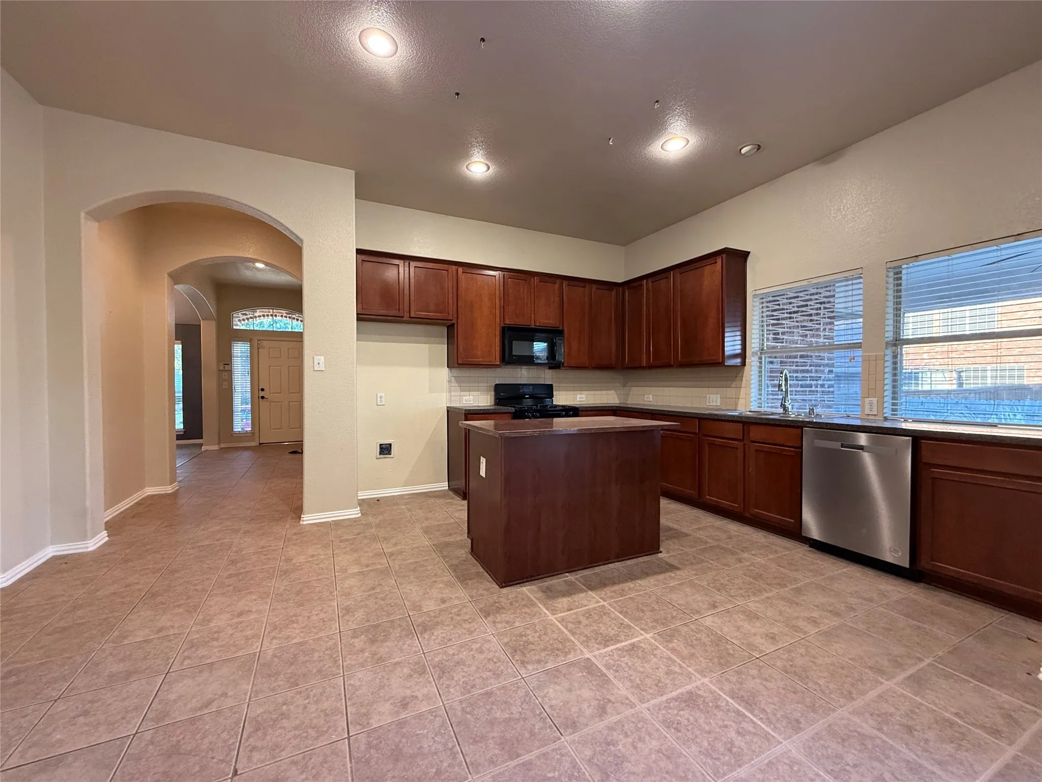 Single Family Residence For Rent in Dallas County , 8014 Wilmington Drive, Rowlett, Texas 75089, 3 Bedroom, 2 Bathroom, 2 Garage spaces, 1,923 Sqft, built in 2003, mls#21381590, Real Estate Agent in Rowlett, Homes For Rent in Dallas county, Homes For Rent in Rowlett, Realtor in Rowlett Texas, Real Estate Brokerage Independent Realty Texas, Luminita Cordes Realtor