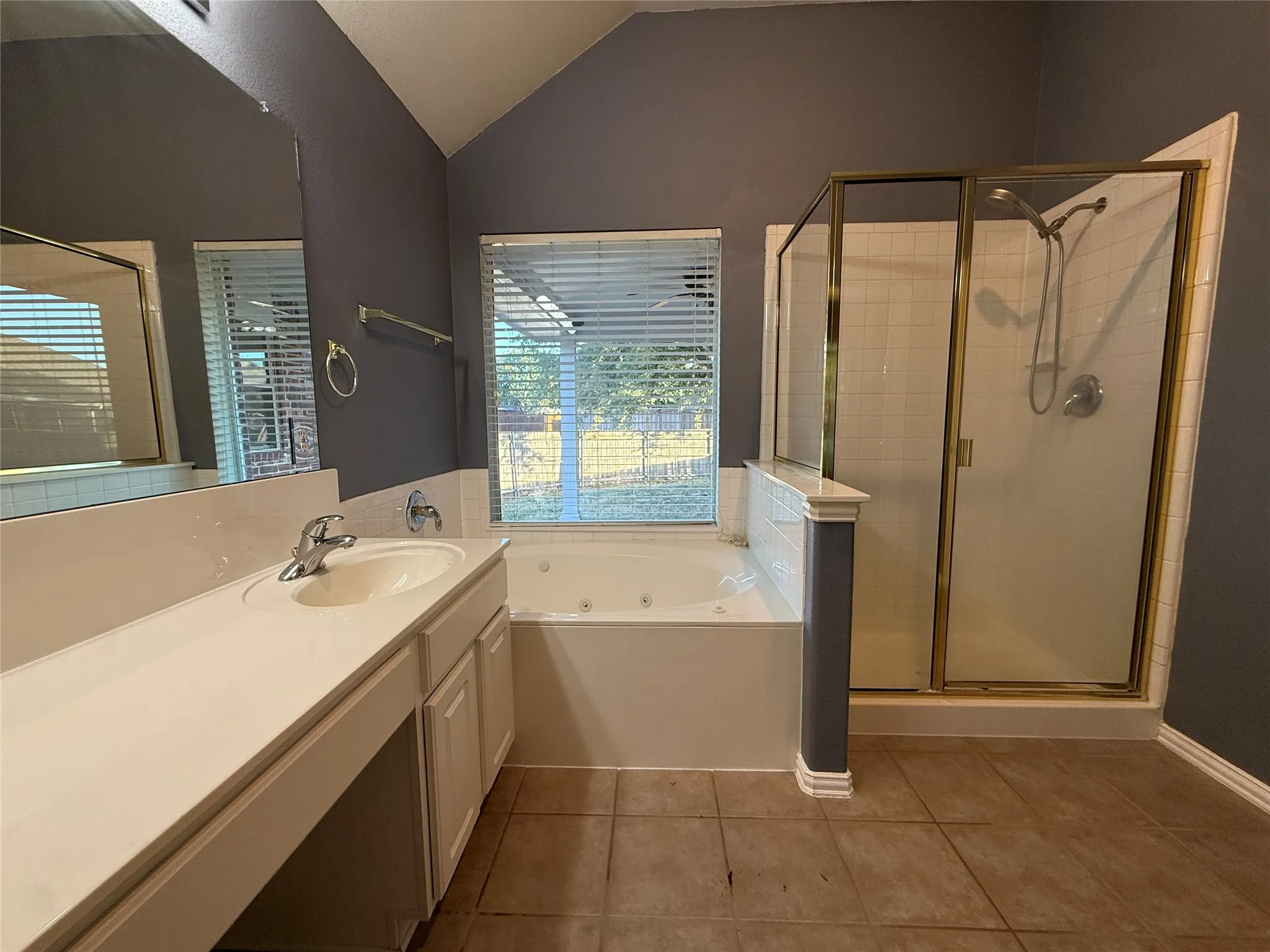 Single Family Residence For Rent in Dallas County , 8014 Wilmington Drive, Rowlett, Texas 75089, 3 Bedroom, 2 Bathroom, 2 Garage spaces, 1,923 Sqft, built in 2003, mls#21381590, Real Estate Agent in Rowlett, Homes For Rent in Dallas county, Homes For Rent in Rowlett, Realtor in Rowlett Texas, Real Estate Brokerage Independent Realty Texas, Luminita Cordes Realtor