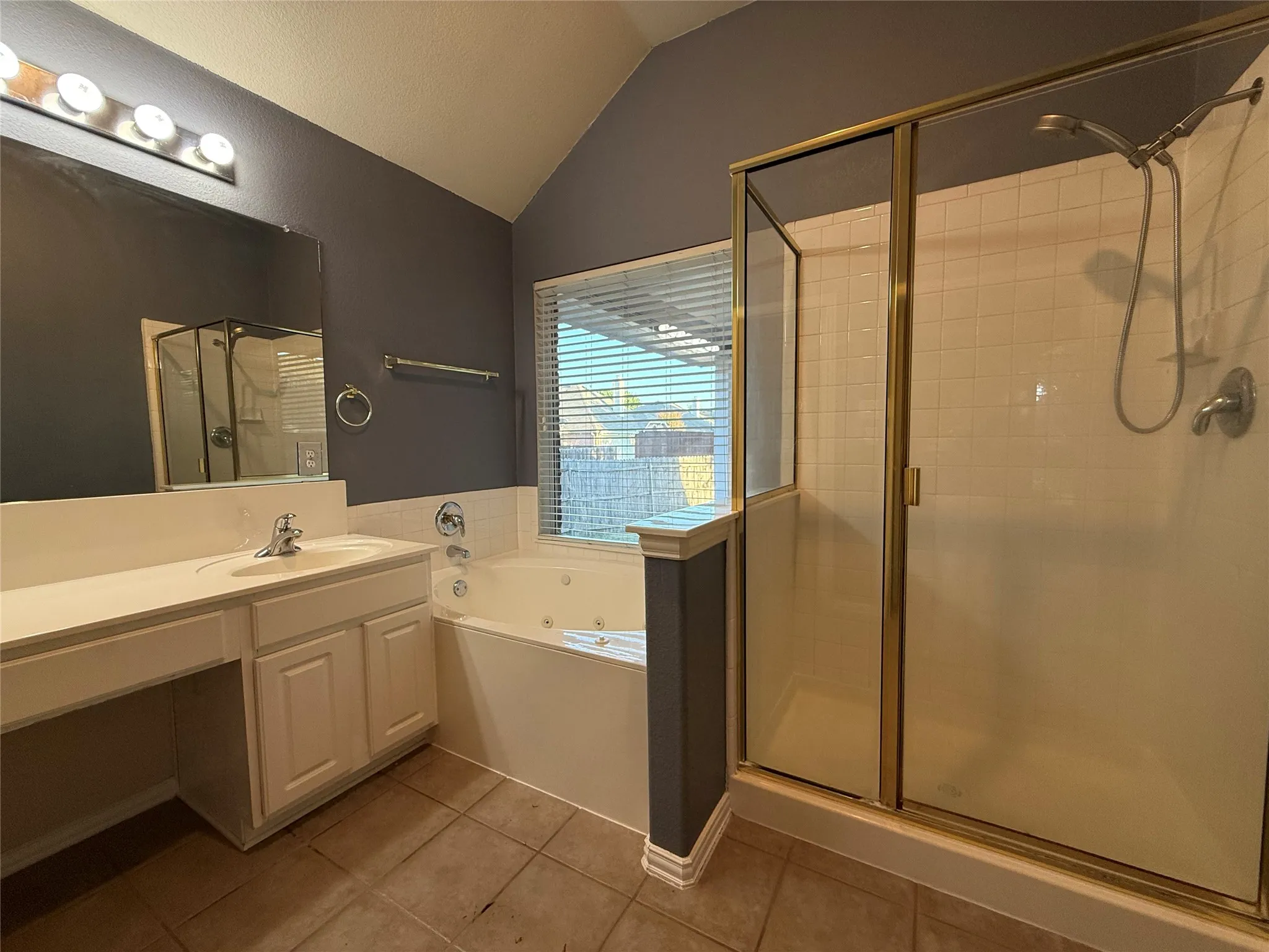 Single Family Residence For Rent in Dallas County , 8014 Wilmington Drive, Rowlett, Texas 75089, 3 Bedroom, 2 Bathroom, 2 Garage spaces, 1,923 Sqft, built in 2003, mls#21381590, Real Estate Agent in Rowlett, Homes For Rent in Dallas county, Homes For Rent in Rowlett, Realtor in Rowlett Texas, Real Estate Brokerage Independent Realty Texas, Luminita Cordes Realtor