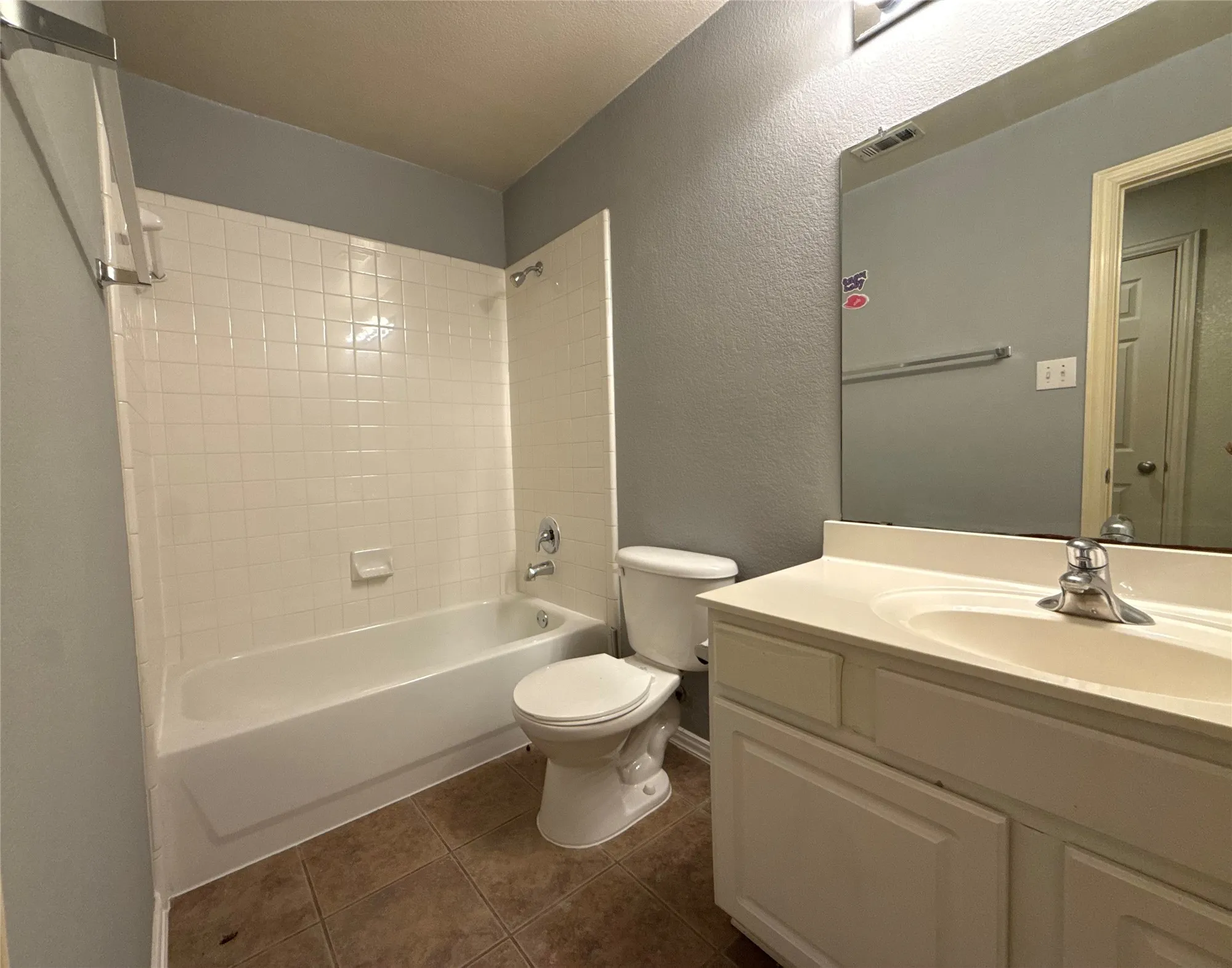 Single Family Residence For Rent in Dallas County , 8014 Wilmington Drive, Rowlett, Texas 75089, 3 Bedroom, 2 Bathroom, 2 Garage spaces, 1,923 Sqft, built in 2003, mls#21381590, Real Estate Agent in Rowlett, Homes For Rent in Dallas county, Homes For Rent in Rowlett, Realtor in Rowlett Texas, Real Estate Brokerage Independent Realty Texas, Luminita Cordes Realtor