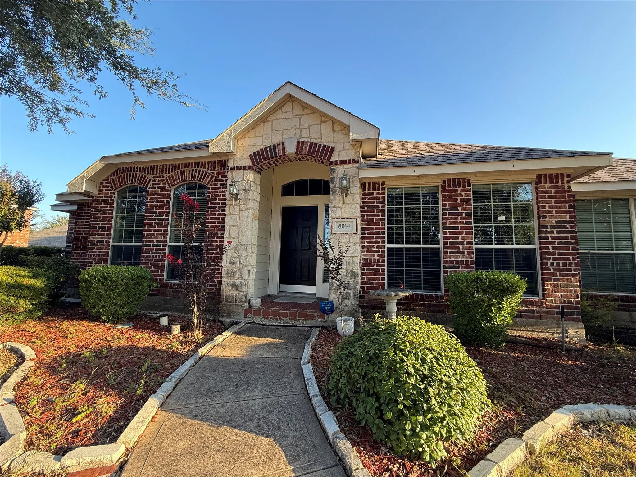Single Family Residence For Rent in Dallas County , 8014 Wilmington Drive, Rowlett, Texas 75089, 3 Bedroom, 2 Bathroom, 2 Garage spaces, 1,923 Sqft, built in 2003, mls#21381590, Real Estate Agent in Rowlett, Homes For Rent in Dallas county, Homes For Rent in Rowlett, Realtor in Rowlett Texas, Real Estate Brokerage Independent Realty Texas, Luminita Cordes Realtor