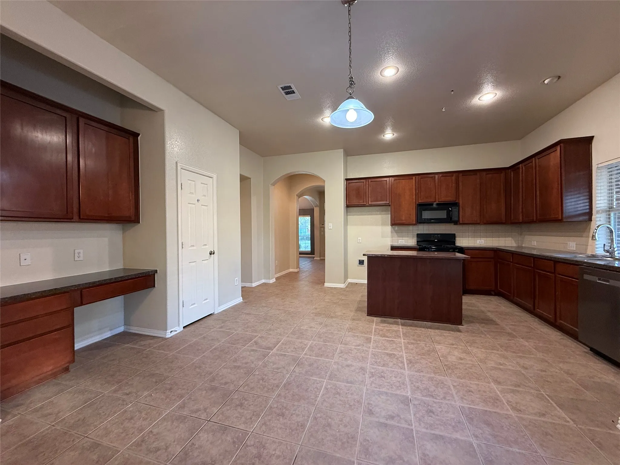 Single Family Residence For Rent in Dallas County , 8014 Wilmington Drive, Rowlett, Texas 75089, 3 Bedroom, 2 Bathroom, 2 Garage spaces, 1,923 Sqft, built in 2003, mls#21381590, Real Estate Agent in Rowlett, Homes For Rent in Dallas county, Homes For Rent in Rowlett, Realtor in Rowlett Texas, Real Estate Brokerage Independent Realty Texas, Luminita Cordes Realtor